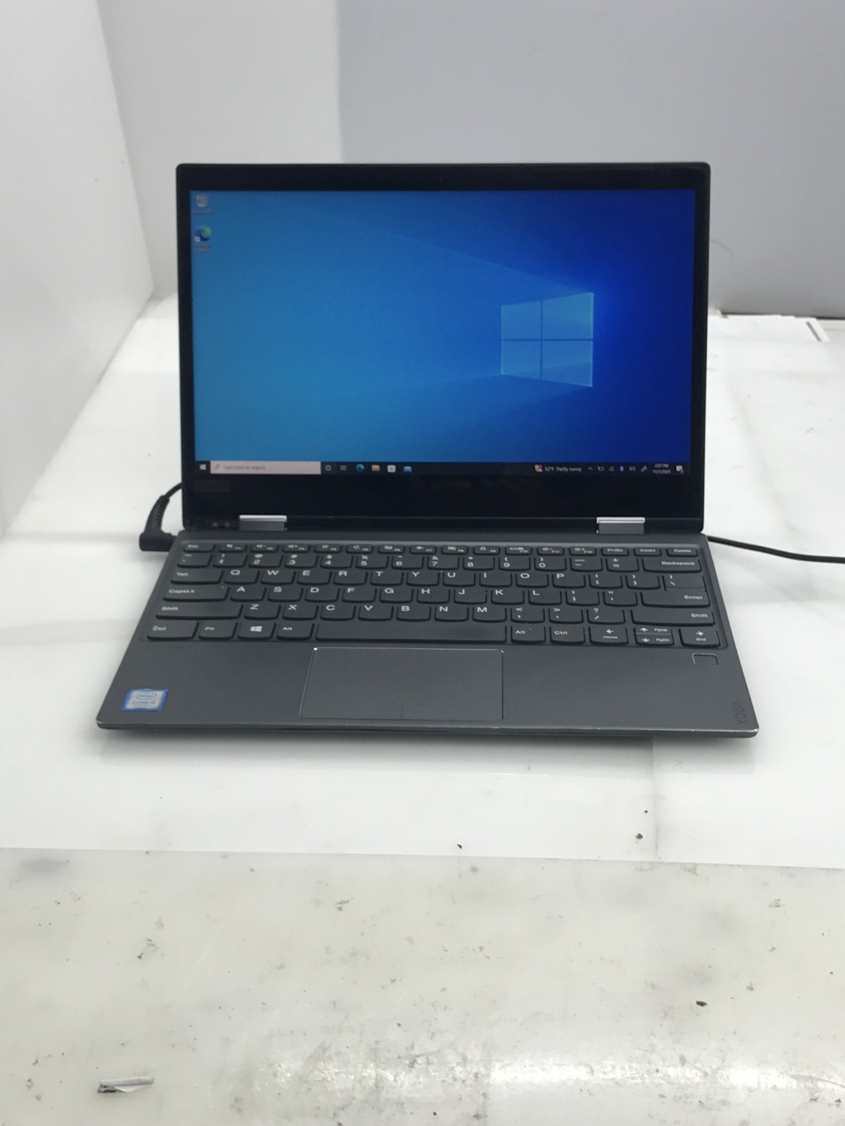LENOVO YOGA 720-121KB i5-7200U@2.50GHz 8GB RAM 256GB NVMe *READ