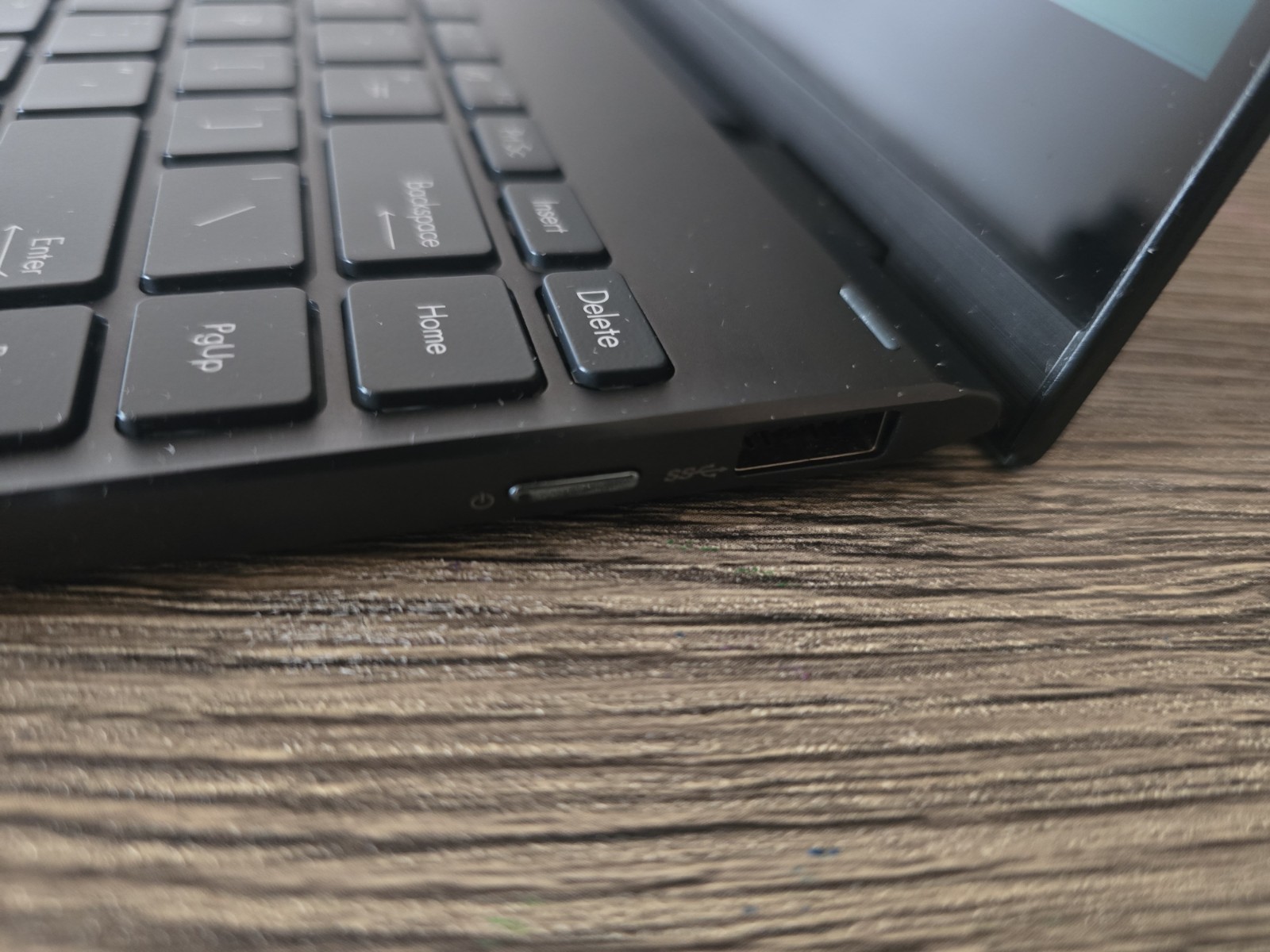 ASUS ZenBook Flip 13 UX363E OLED Touchscreen 2-in-1