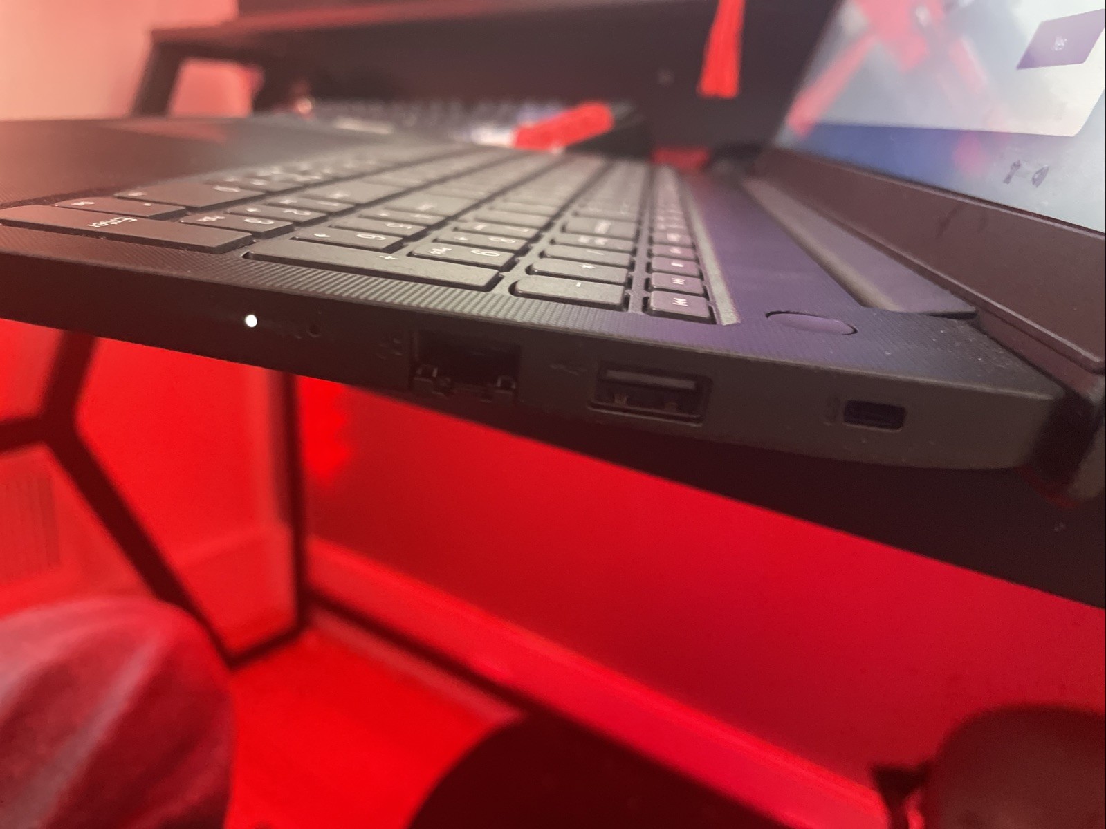 Lenevo V15 Series Bussniess Laptop 32 GB Ram 2tb ssd Ethernet Port Long Battery