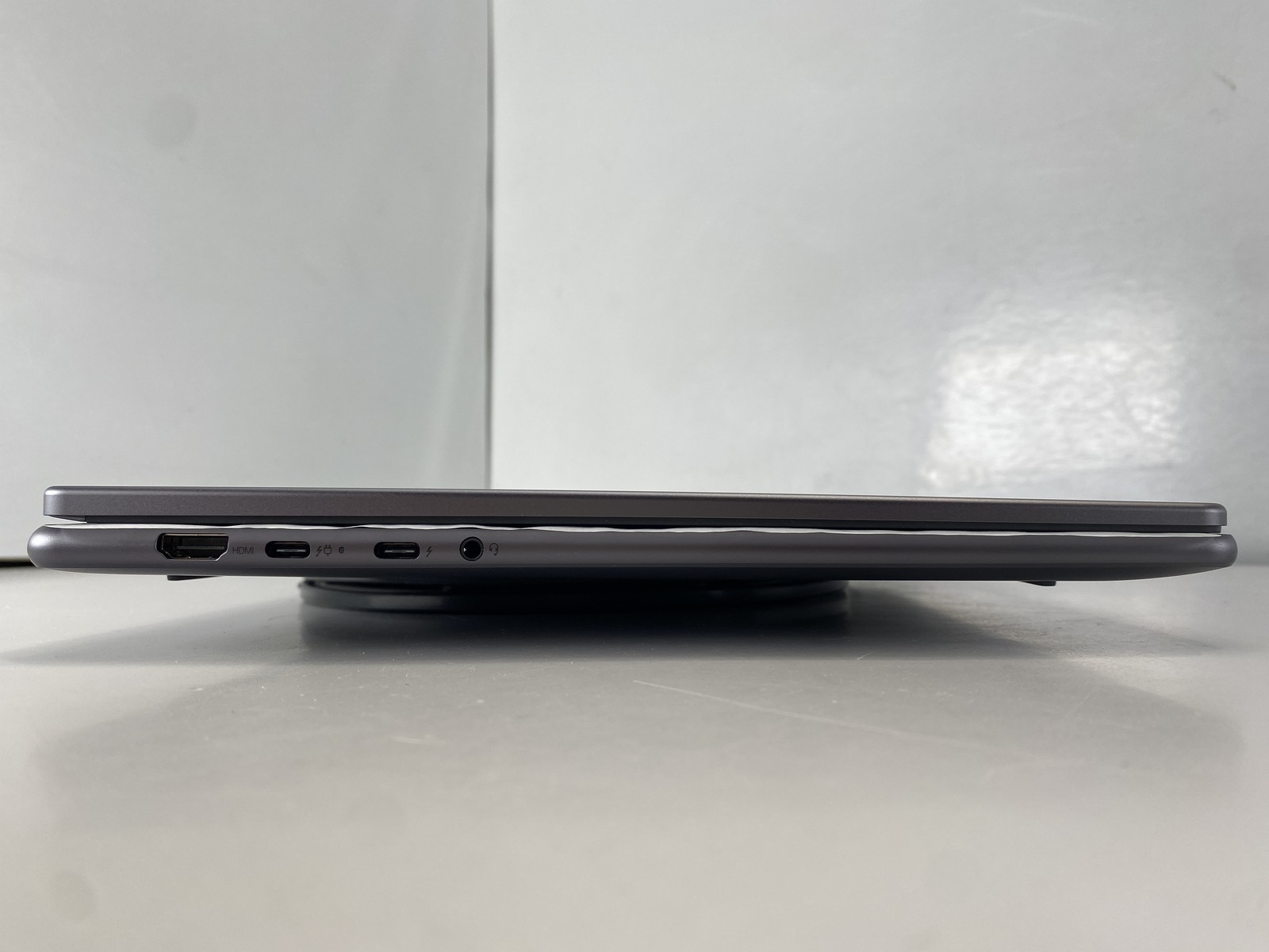 Lenovo Laptop Yoga 7 2-In-1 16IML9 16″ Intel Core Ultra 7 155U 1TB – Black