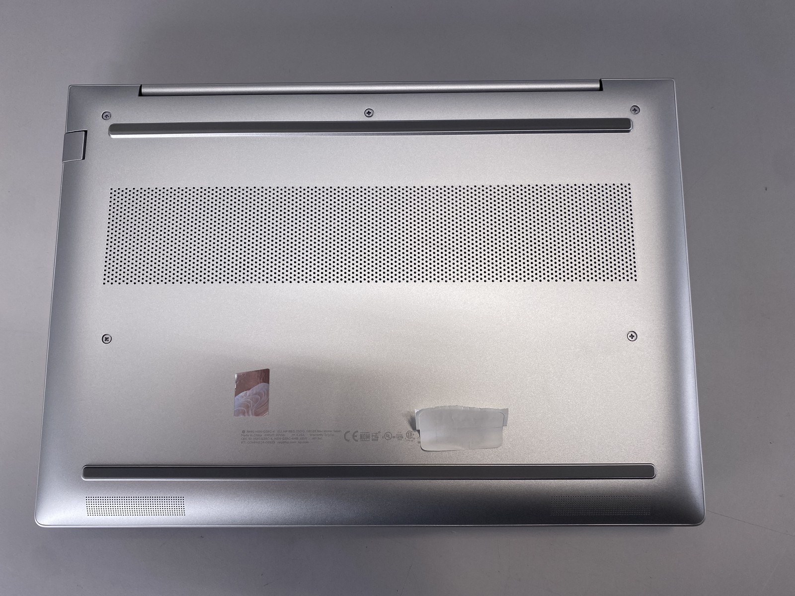 HP Laptop EliteBook 640 14 G11 14″ Intel Core Ultra 5 135U 256GB – Silver