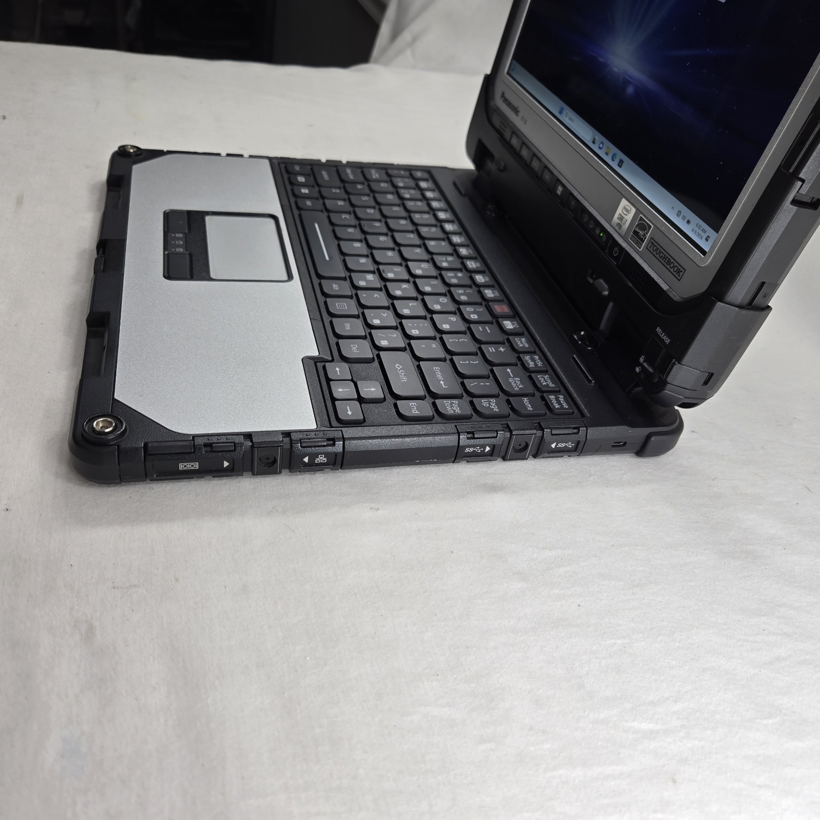 Panasonic Toughbook CF-33 i7-10810U 1.1GHz 512GB SSD 32GB Ram 4G GPS — Grade B