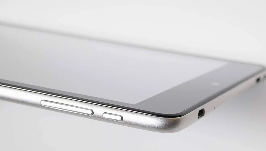 Windows 10 Signature Edition (TM800W610L) – 8-inch Full HD IPS Touchscreen