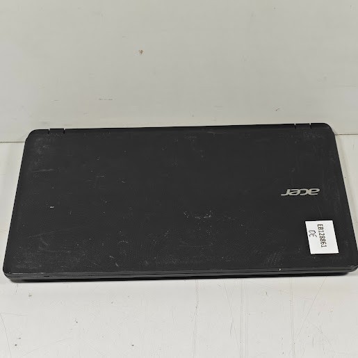Acer Aspire ES1-523-2318 Laptop – E1-7010, Radeon R2, 8GB RAM, No SSD, 15.6″ HD