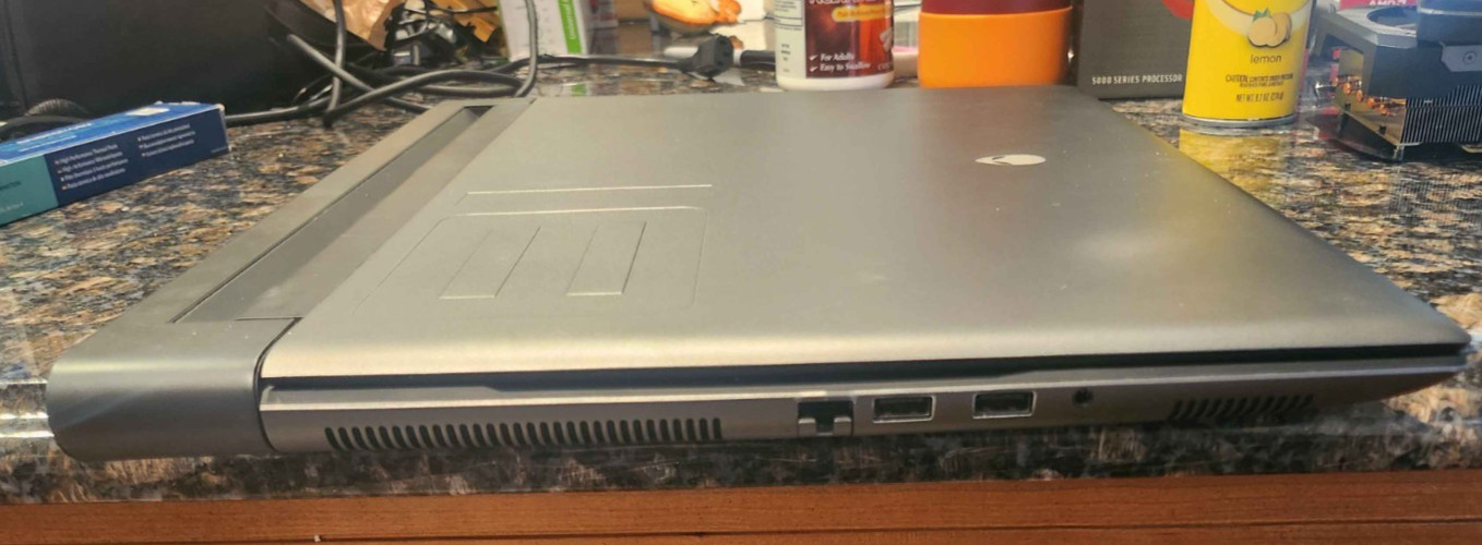 Alienware M18 R2 i9 14900HX RTX 4090 64GB RAM NO SSD BAD MOTHERBOARD For Parts