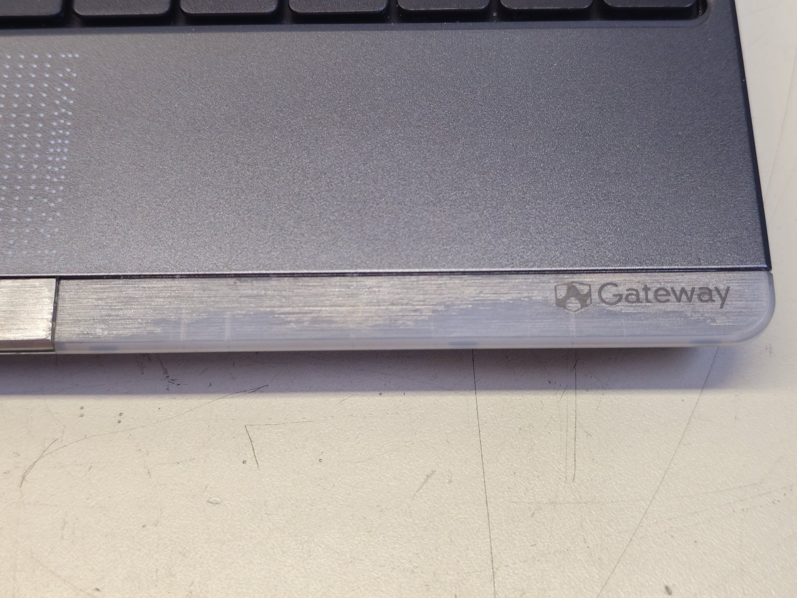 Gateway NAV50 10.1″ Netbook Atom N450 + 2GB + 250GB Windows 7 Starter TESTED