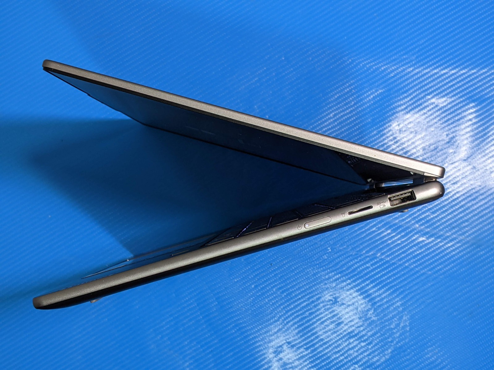 Lenovo Yoga 7 14AHP9 14″ WUXGA ToucRyzen 5 8640HS 3.5GHz 8GB 512GB W11H +PA