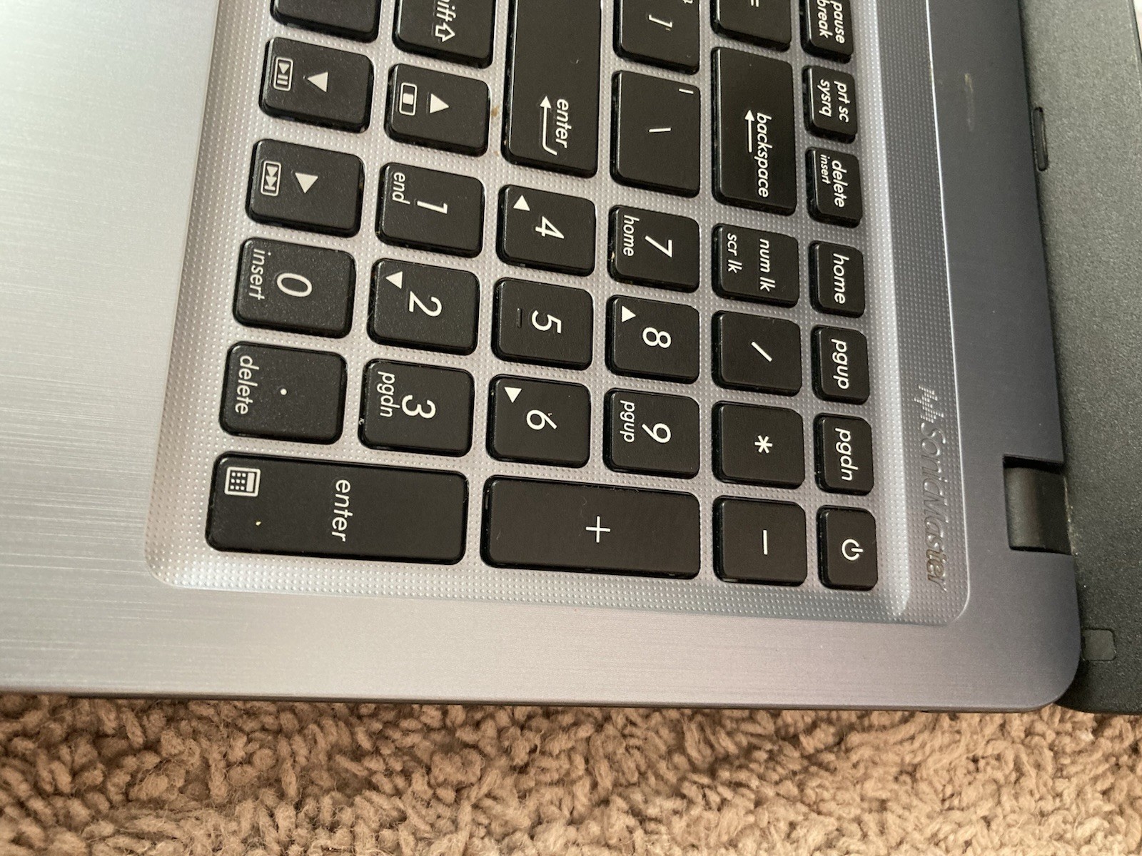 Asus Vivi Book X540l (1TB HDD) (intel I3 CPU) (4gb Ram) (no Charger) (READ DESC)