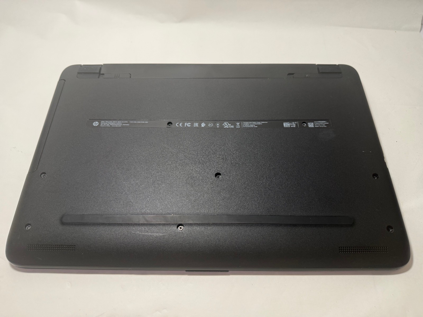HP 15-ay113cy 15.6″ Laptop Intel Core i3-7100U 8GB RAM Windows 10 Fresh Install
