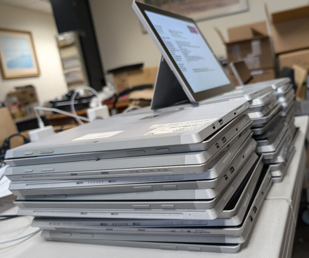 Lot of 42 MICROSOFT SURFACE 3 ATOM X7-Z8700 4GB 128GB NO OS Boots to Bios