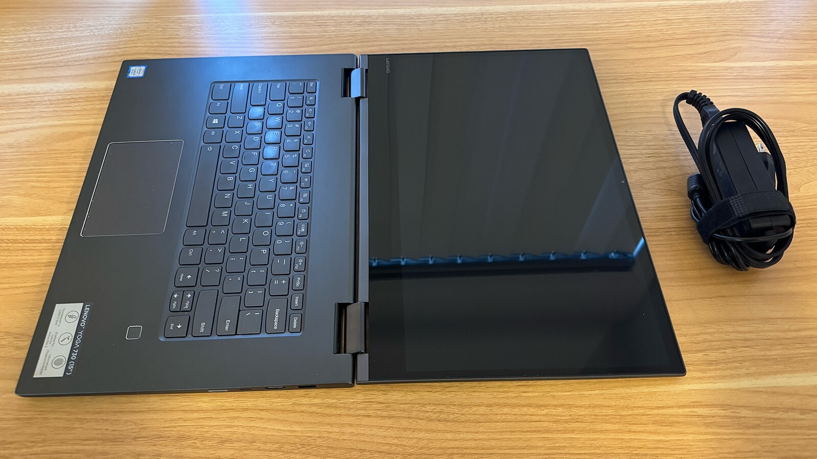 15.6″ Lenovo Yoga 730 1.6GHz Intel i5 Processor 8GB Memory 256GB SSD Window 11