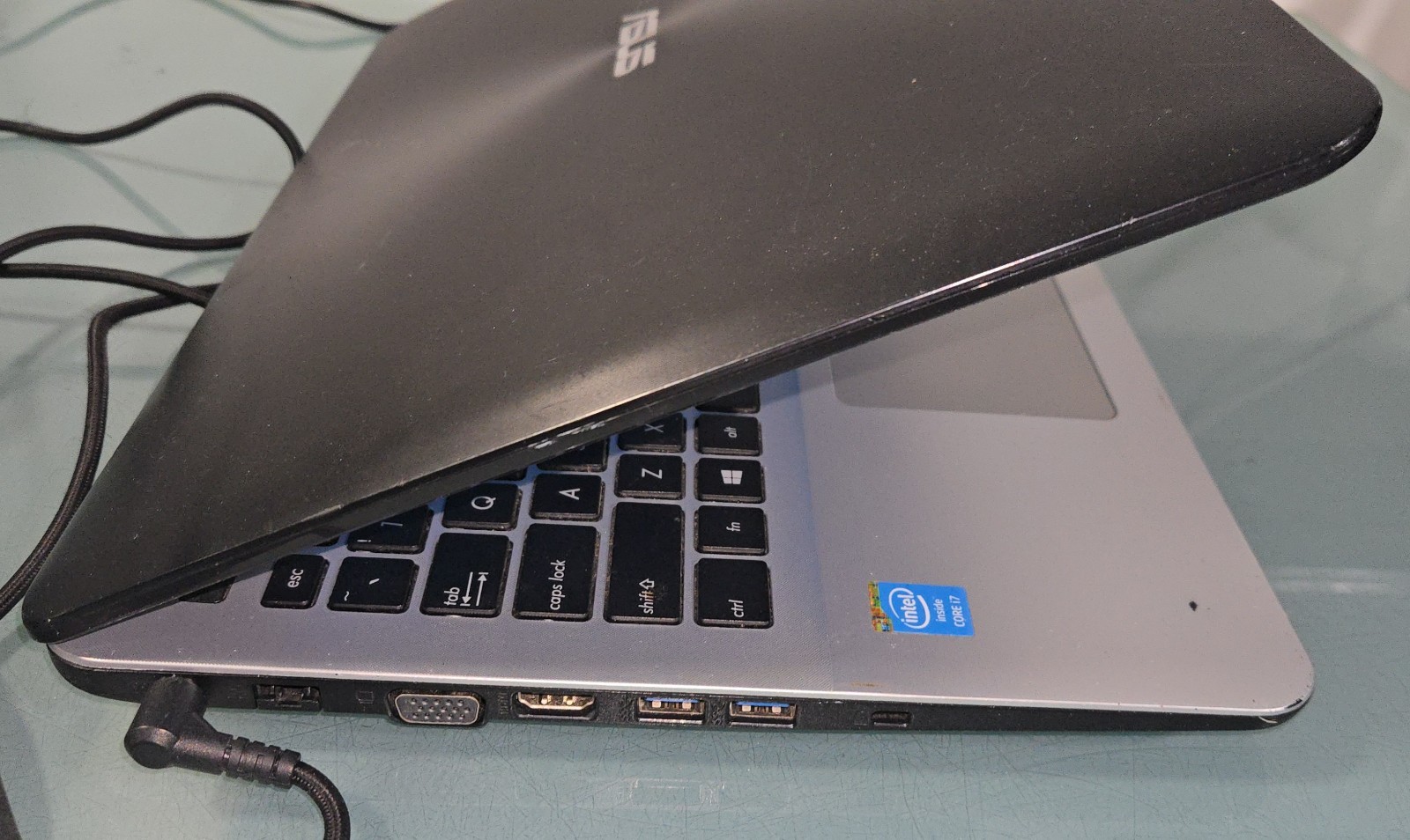 ASUS R556L INTEL CORE I7-4510U@2.60GHz 8GB RAM, 500gb Hdd, Win 10 READ!