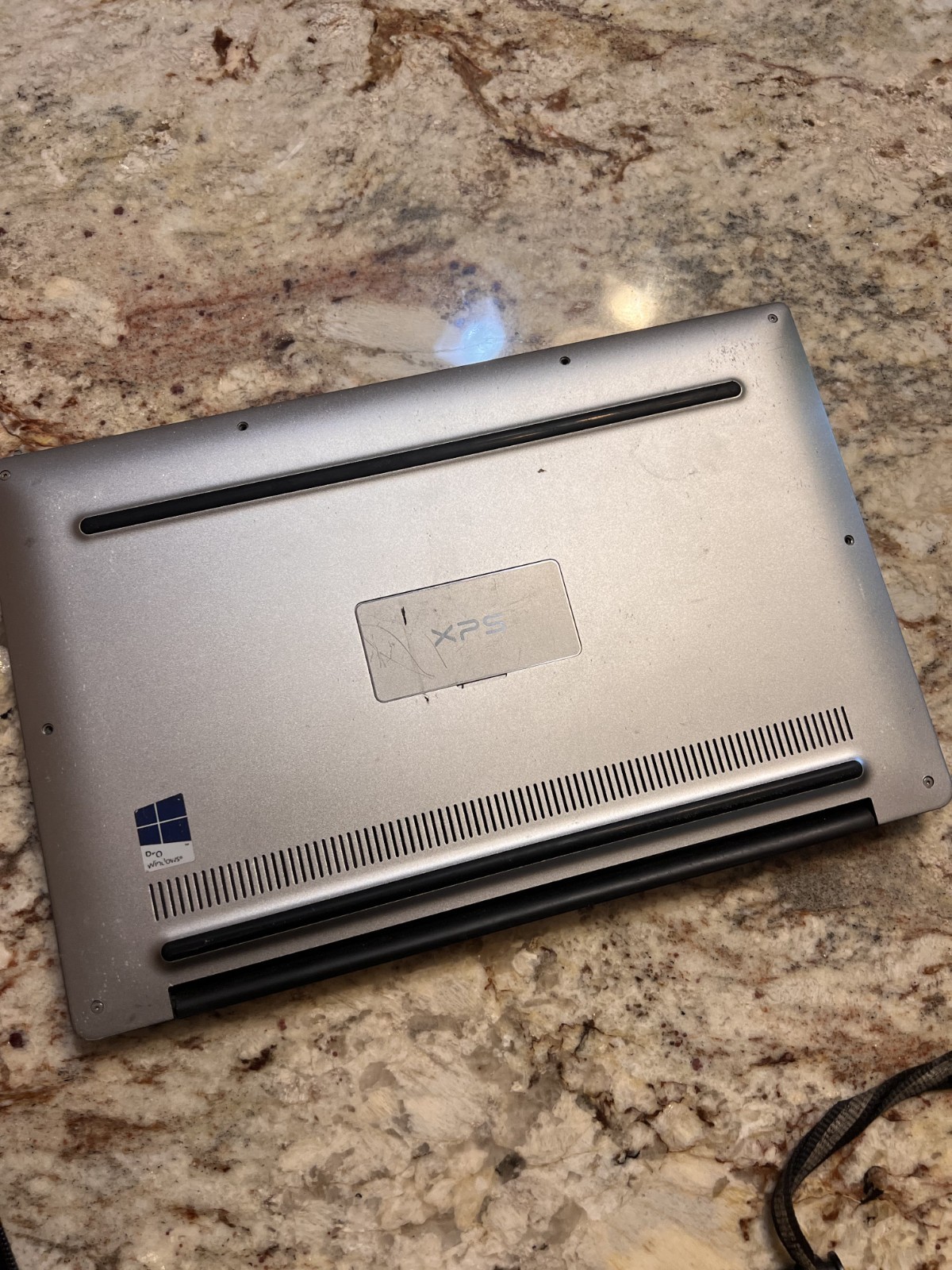Dell XPS 13 9343- Working PC – Smashed Screen/No Battery – 256GB SSD – READ