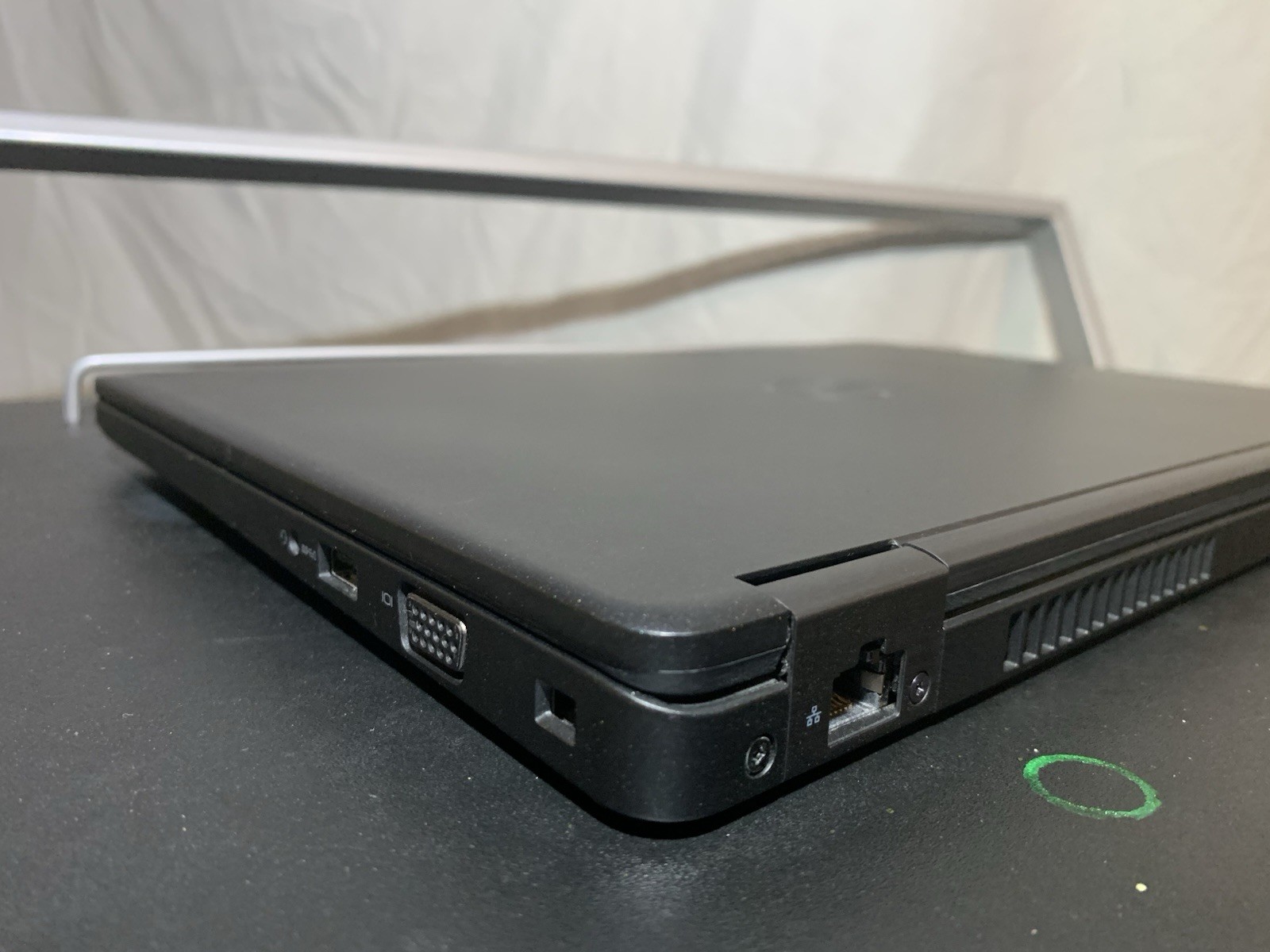 Dell Latitude 5490 i5-8350U 8GB 256GB SSD Win11 14in FHD Black