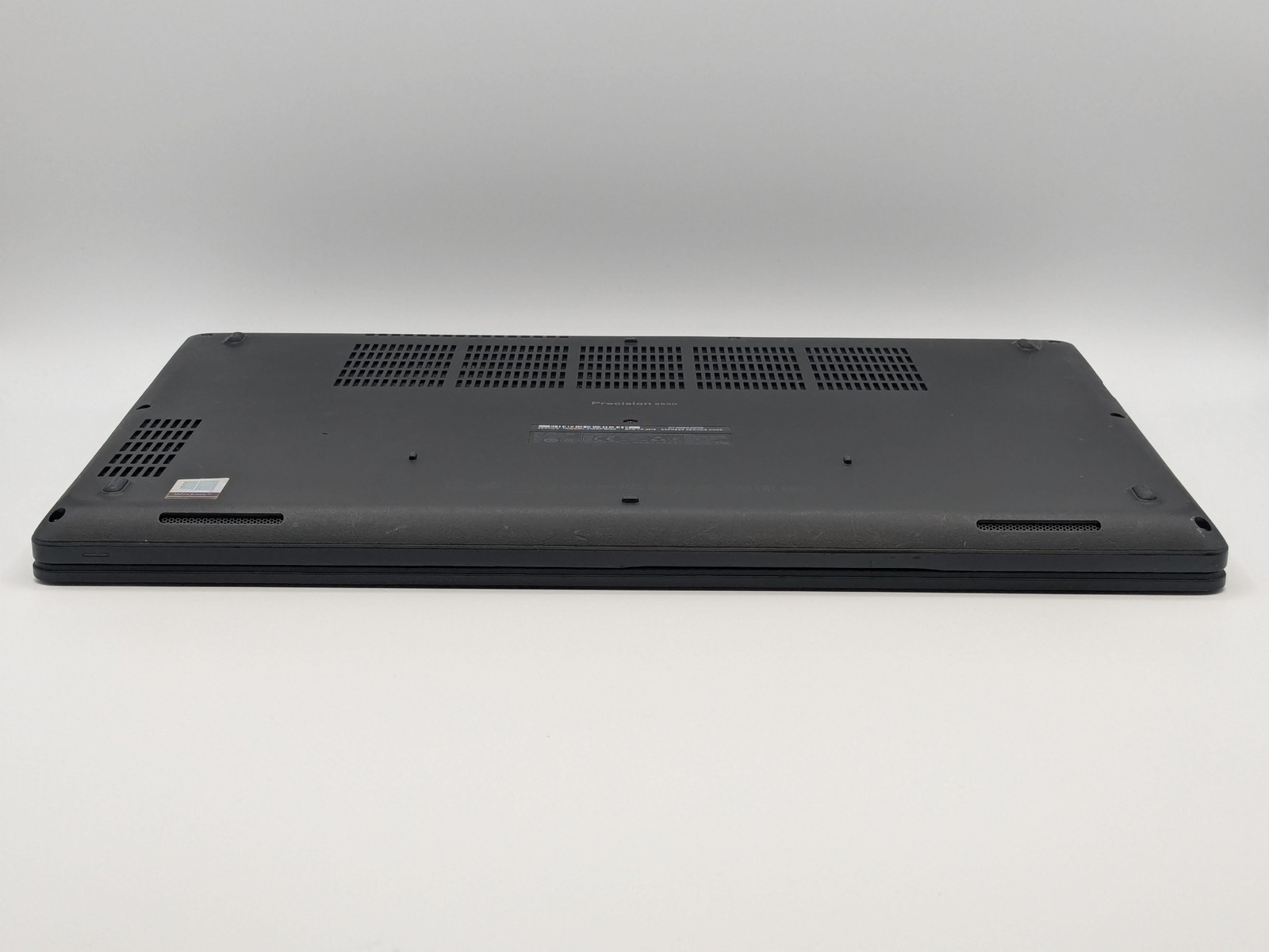 Dell Precision 3530 15″ FHD I5-8400H 1TB SSD 16GB W11P Quadro P600 Webcam
