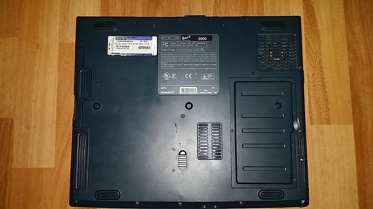 Terra 3000 – Windows XP Laptop – Model 8375 – Retro
