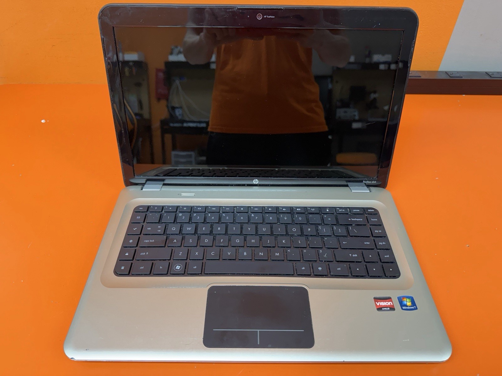 HP dv6-3217cl AMD A6-RADEON/4GB No hard drive No OS