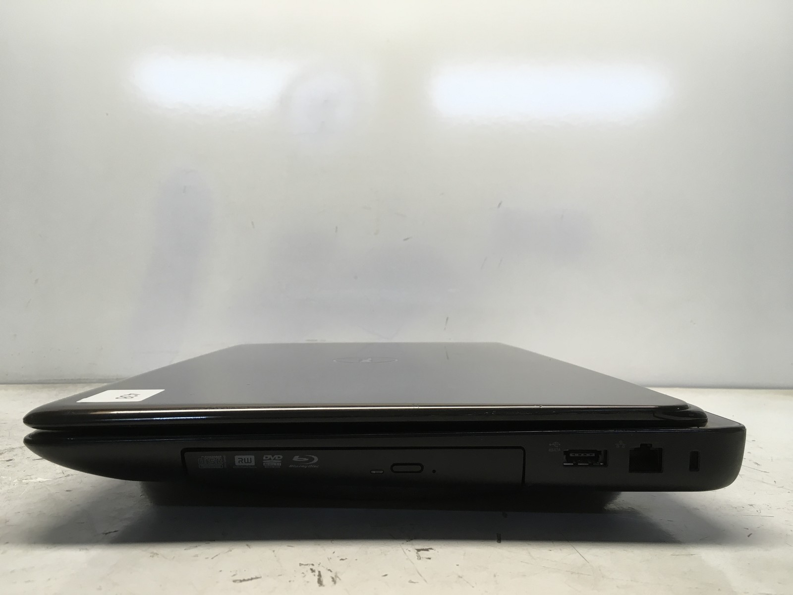 Dell Inspiron N7010 Intel i5-M460 2.53GHz 6 GB NO HDD No Batt