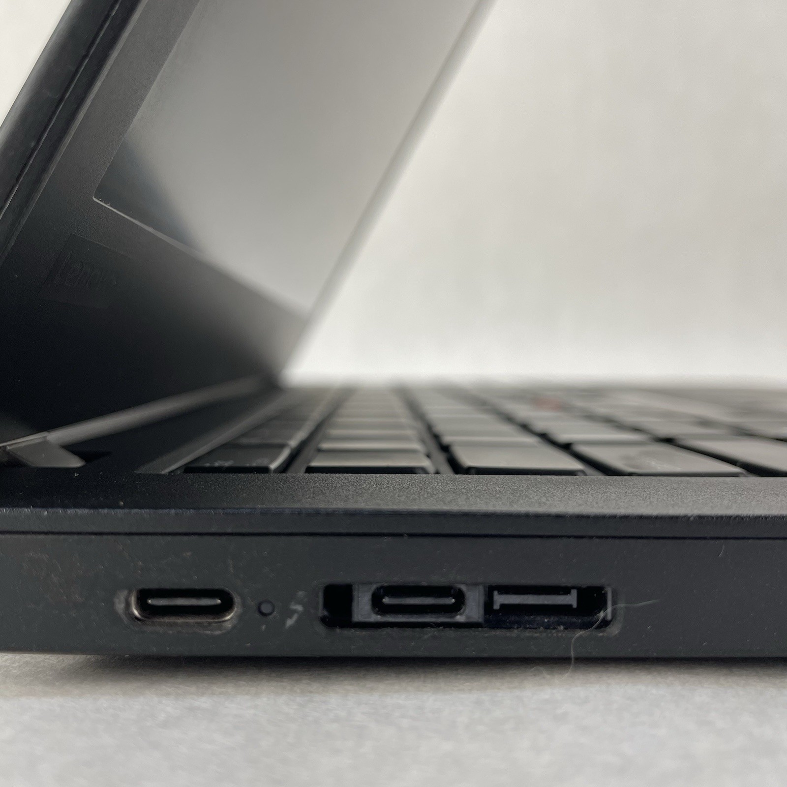Lenovo ThinkPad T480 14″ i5-8350U 1.70 GHz 8 GB RAM No SSD/OS/AC/Batt – READ