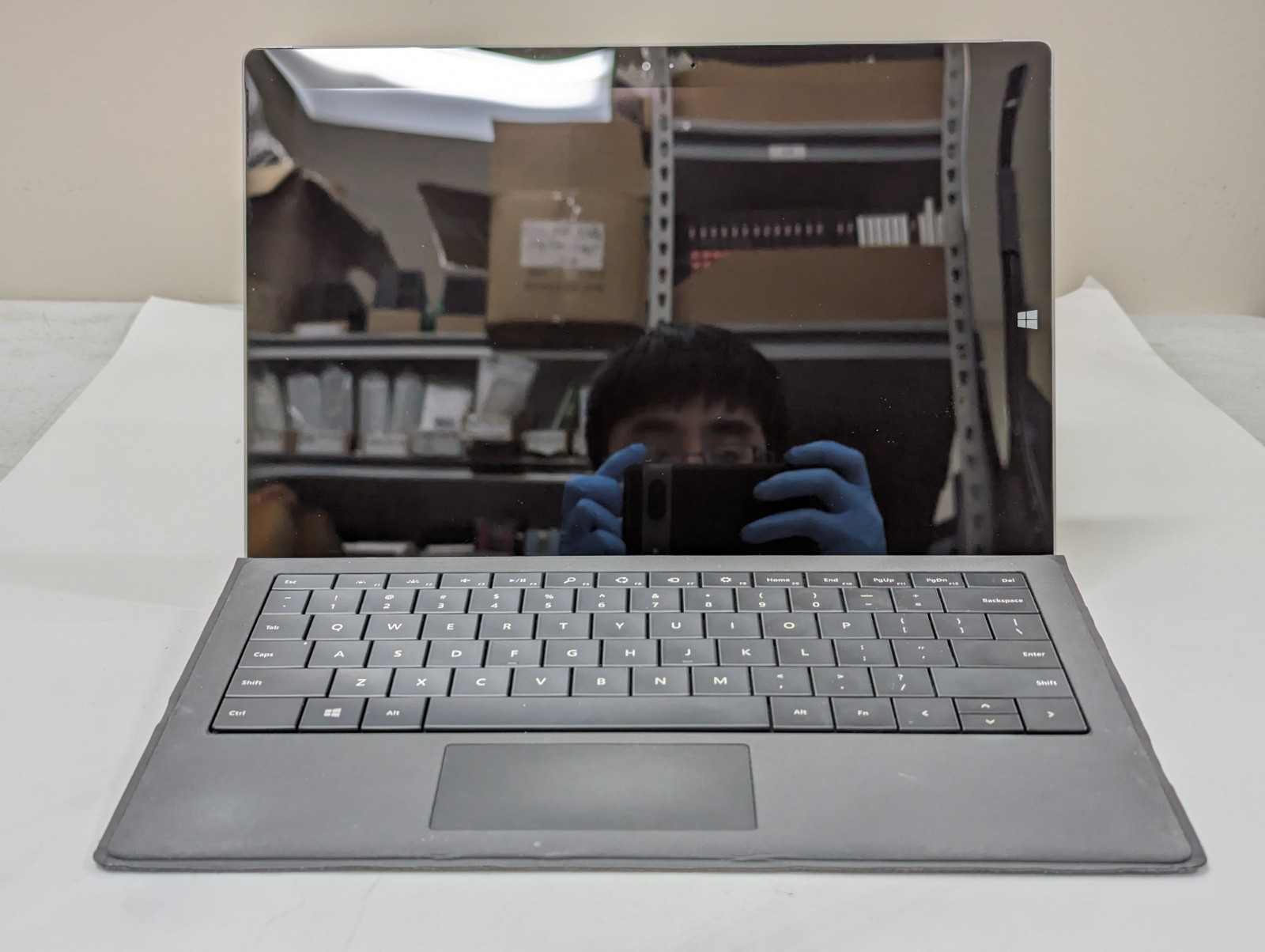 Microsoft Surface Pro (1st Gen) 10.6″ 9SR-00001 64GB Platinum Wi-Fi – Re – 3QHC