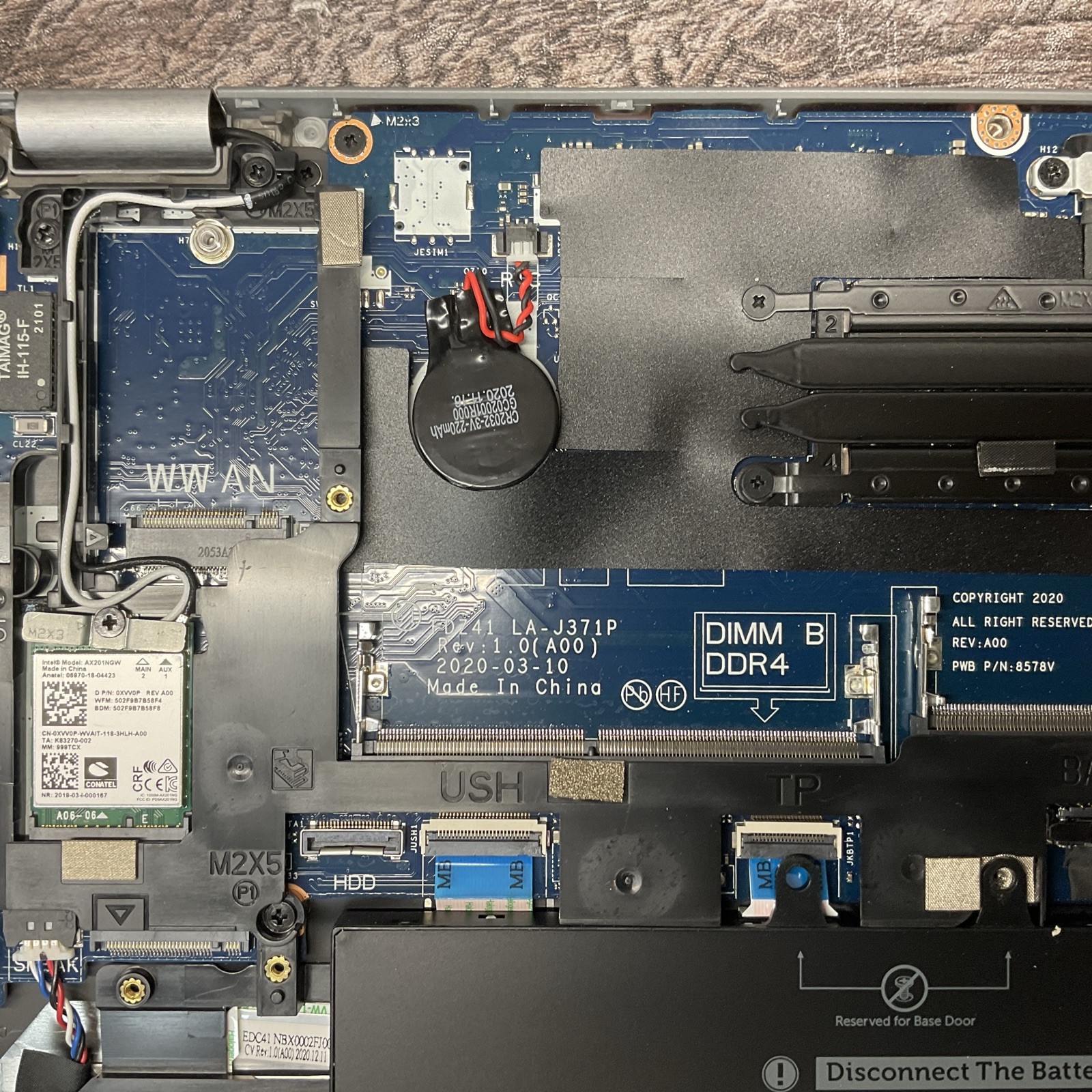 Dell Latitude 5410 / i5 10th Gen / No POST / Cracked Screen / No SSD / C5