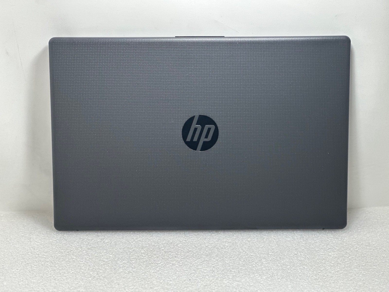 HP 255R 15.6″ FHD G10 Notebook AMD Ryzen 7 7735U (2.7GHz)512GB 16GB -READ