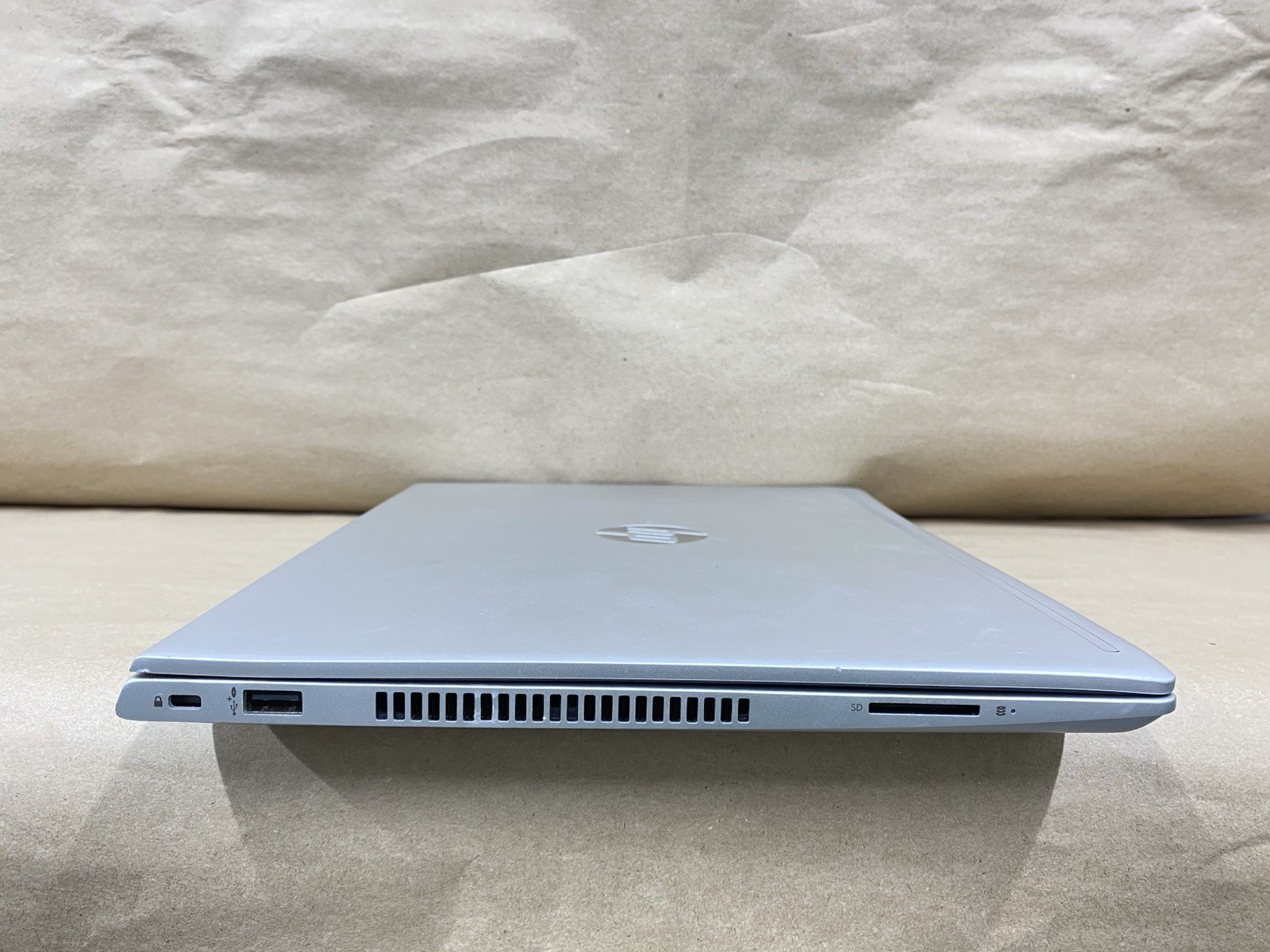 HP 440 G6 – 14″ 1366×768 – i5-8265U – 4GB – 128GB SSD – Win 11 Pro