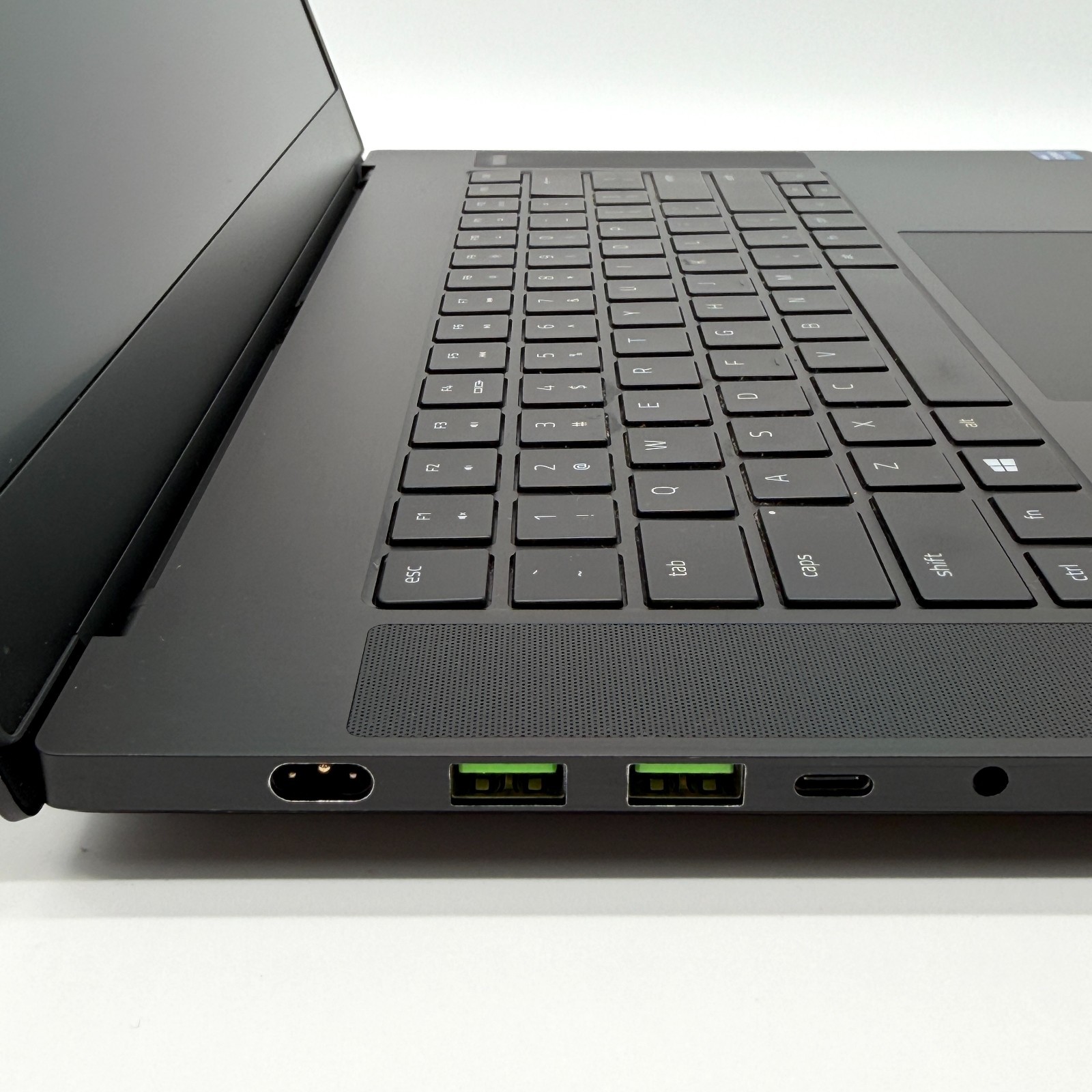 Razer Blade Black Gaming Laptop 240Hz 2K i7-11800H 2.30GHz 32GB RTX 3080 1TB!