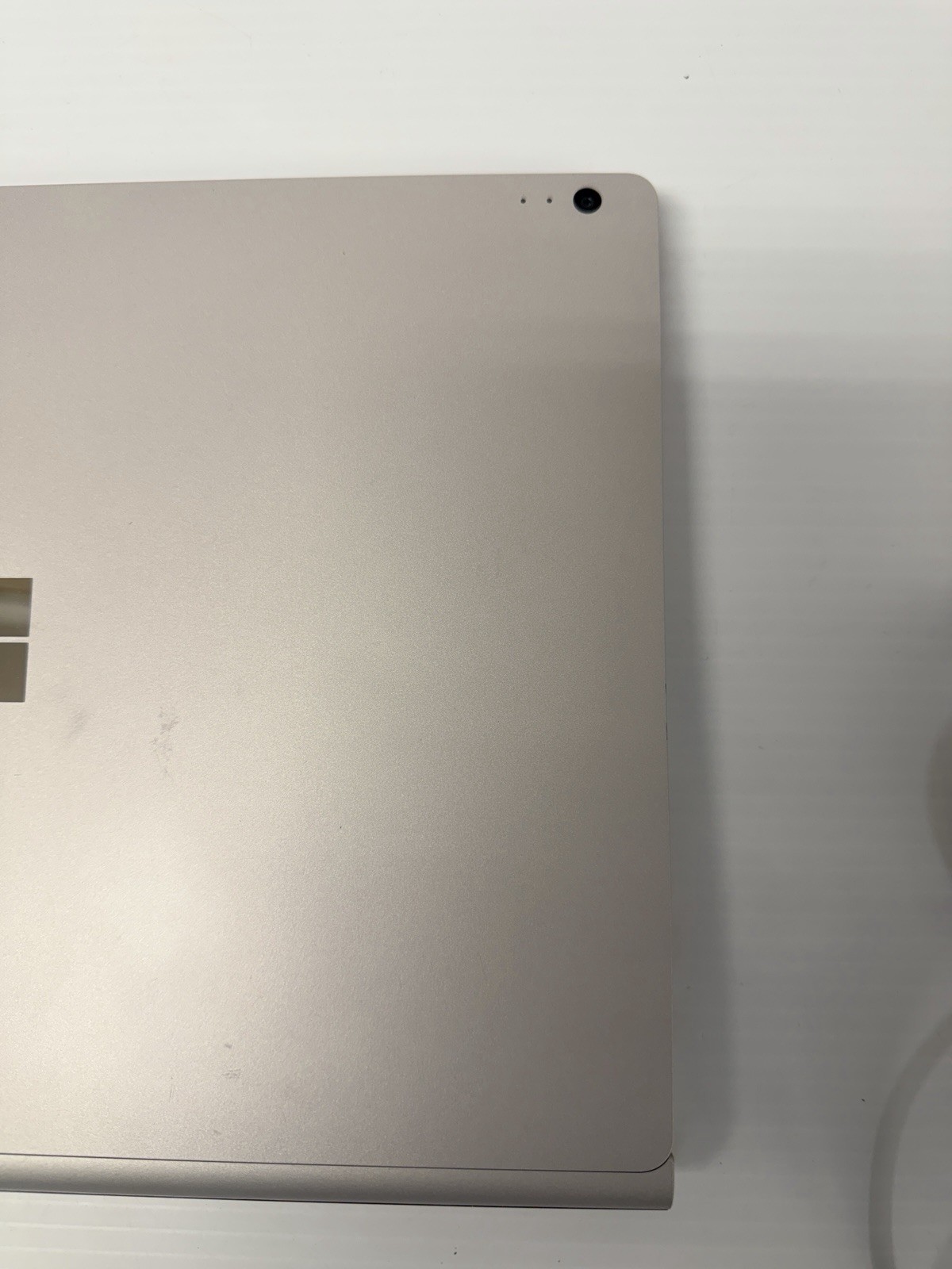 Microsoft Surface Book 2 13.5″ i7-8650U 16GB RAM 512GB SSD GTX 1050 2GB Win 11 P