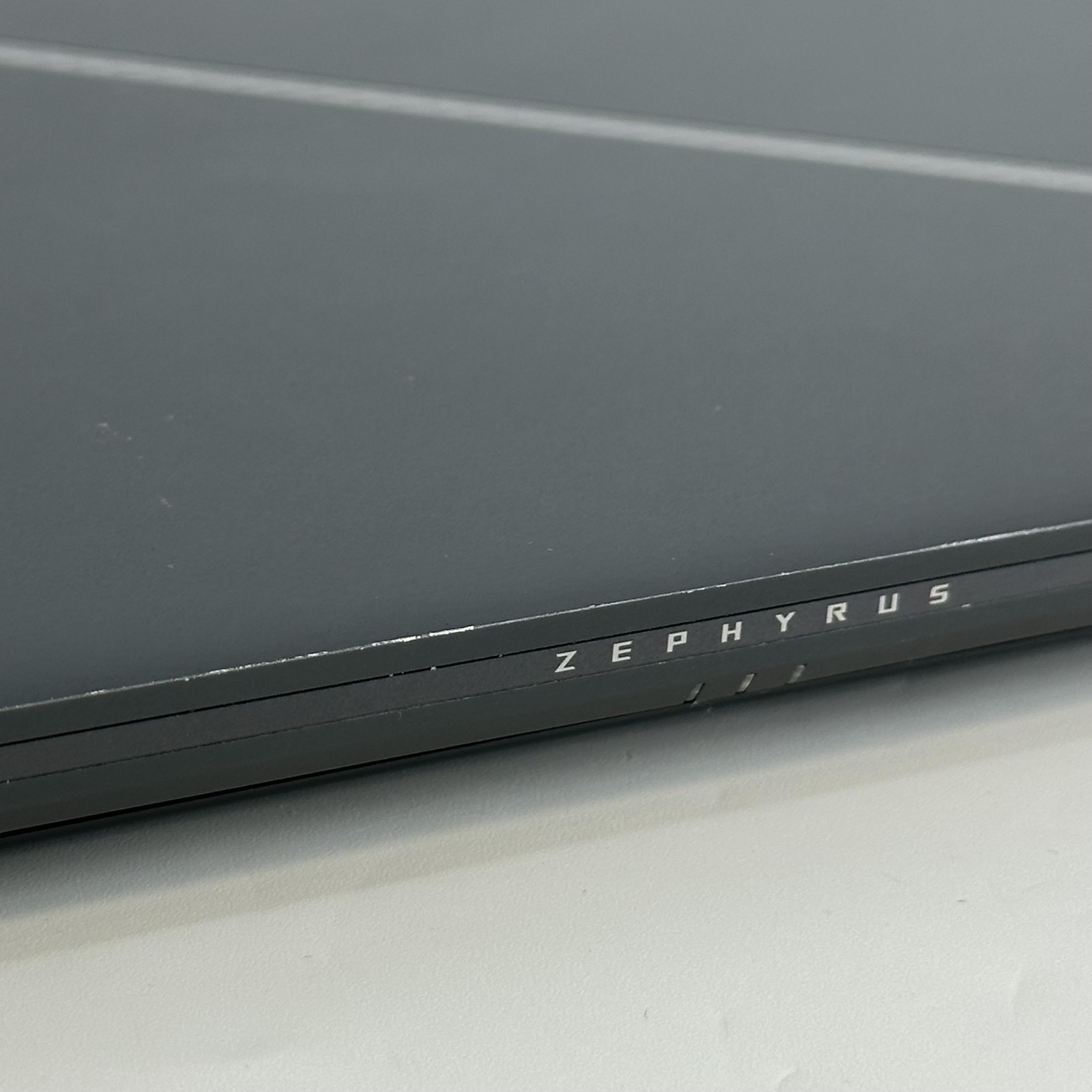 Asus ROG Zephyrus G16 GU605 240Hz QHD+ 2.9GHz Ultra 9 285H 32GB 2TB SSD RTX 5080