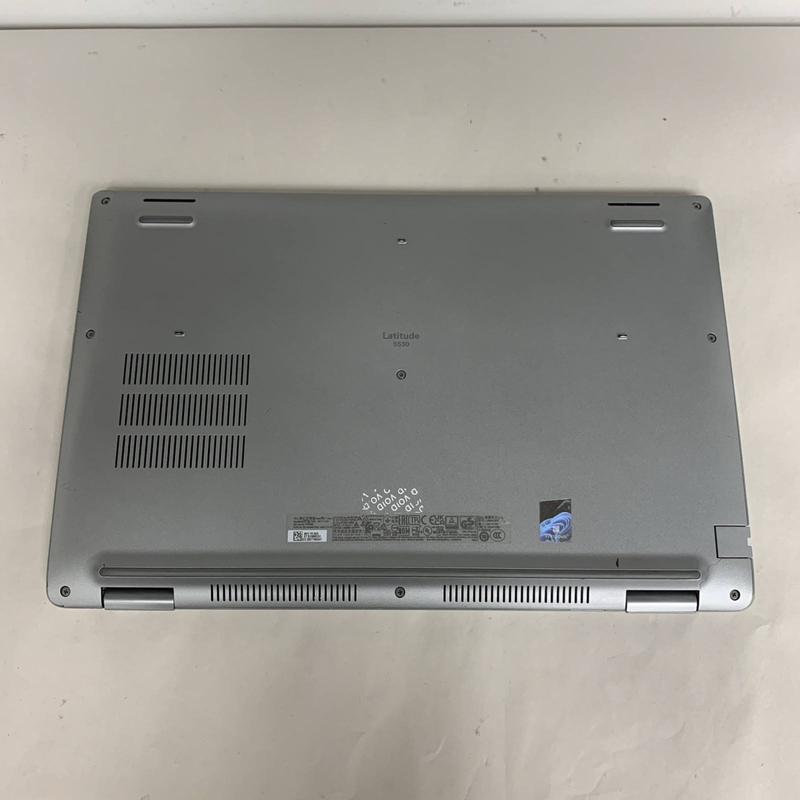 Dell Latitude 5530 Intel Core i5-1235U 16GB RAM NO SSD | BAD SCREEN AS IS