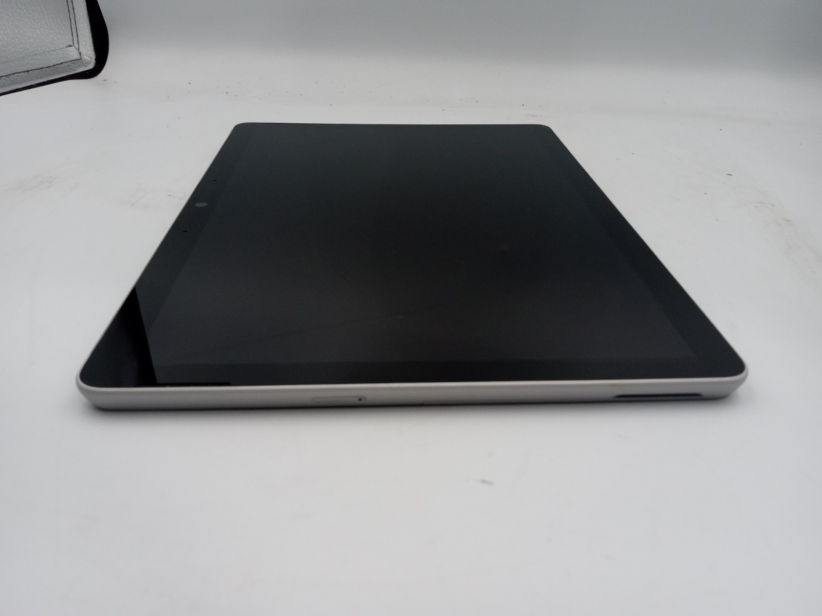 Microsoft Surface Go 3 10.5″ Touch i3-10100Y 8GB RAM 256GB SSD W11 -READ -RR