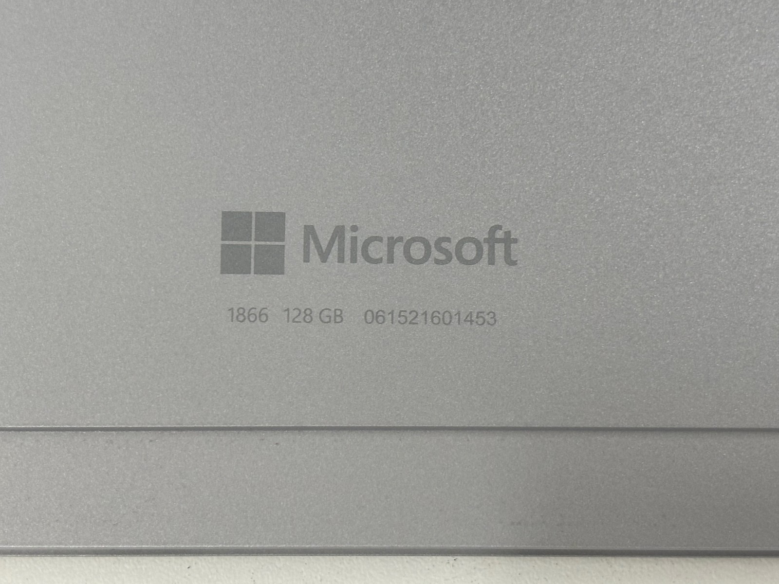 Microsoft Surface Pro 7 12.3” Tablet 128SSD i5-1035G5 8GB RAM Screen Half Dark