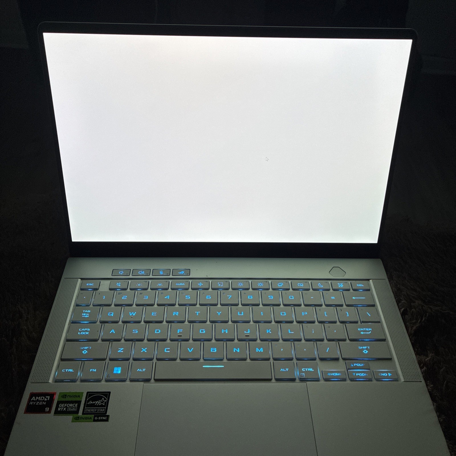 ASUS ROG Zephyrus G14 2024 RTX 4070 Ryzen 9 8945HS 32GB RAM 1TB OLED 3K 120Hz