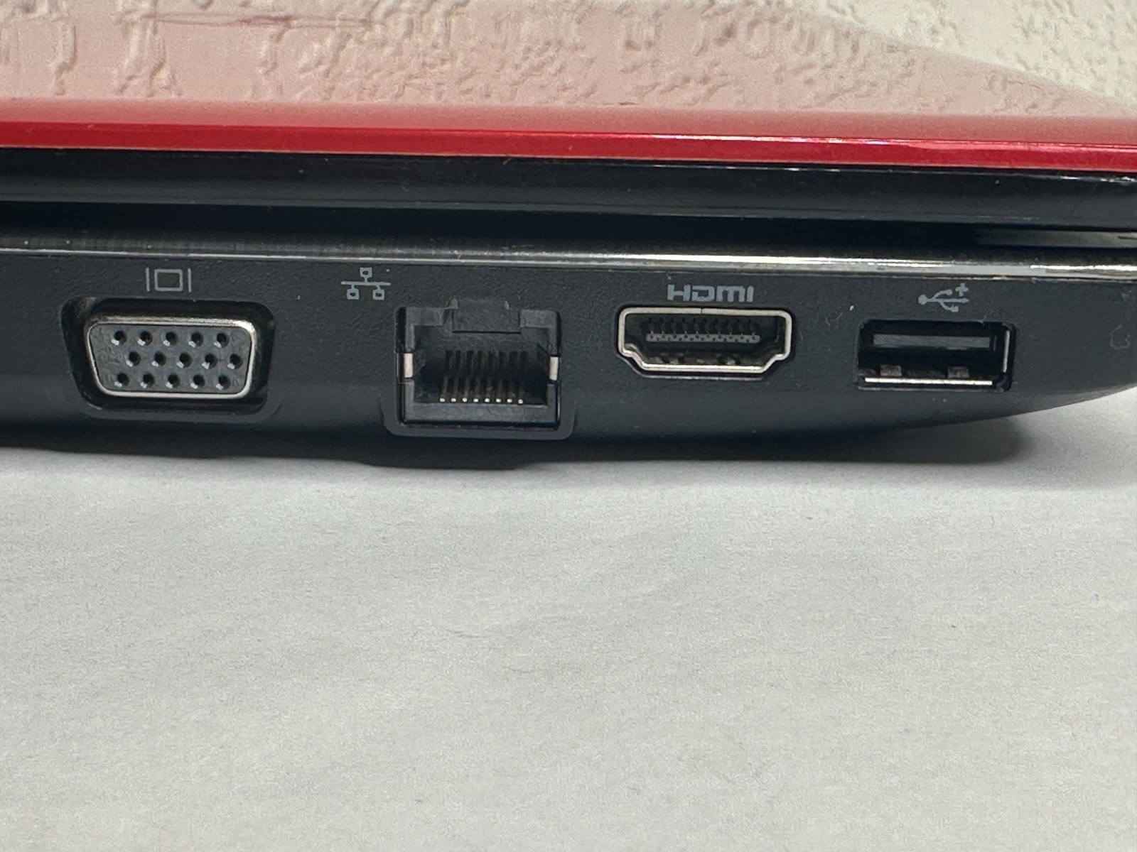 Dell Inspiron 1564 15.6” Laptop i3 2.13GHz 4GB RAM Windows 10 Home w/ Charger
