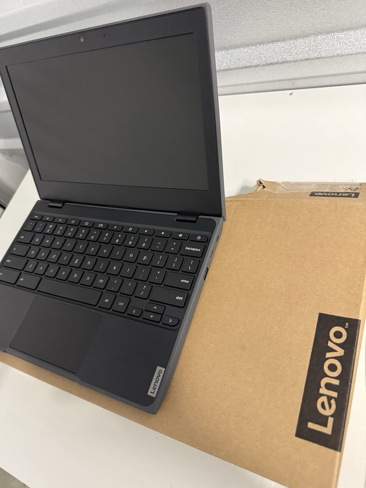 Lenovo 100e Chromebook (2nd Gen) Laptop AMD A4 4Gb 32Gb Bad Battery Read Des..