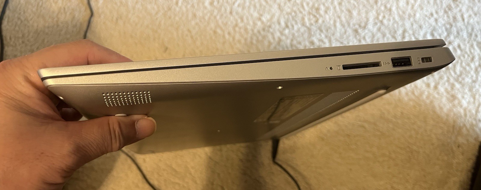 Nice Lenovo Ideapad 330S-15IKB Intel i5-8250U 1.60GHz 8GB RAM 128GB SSD 15.6″