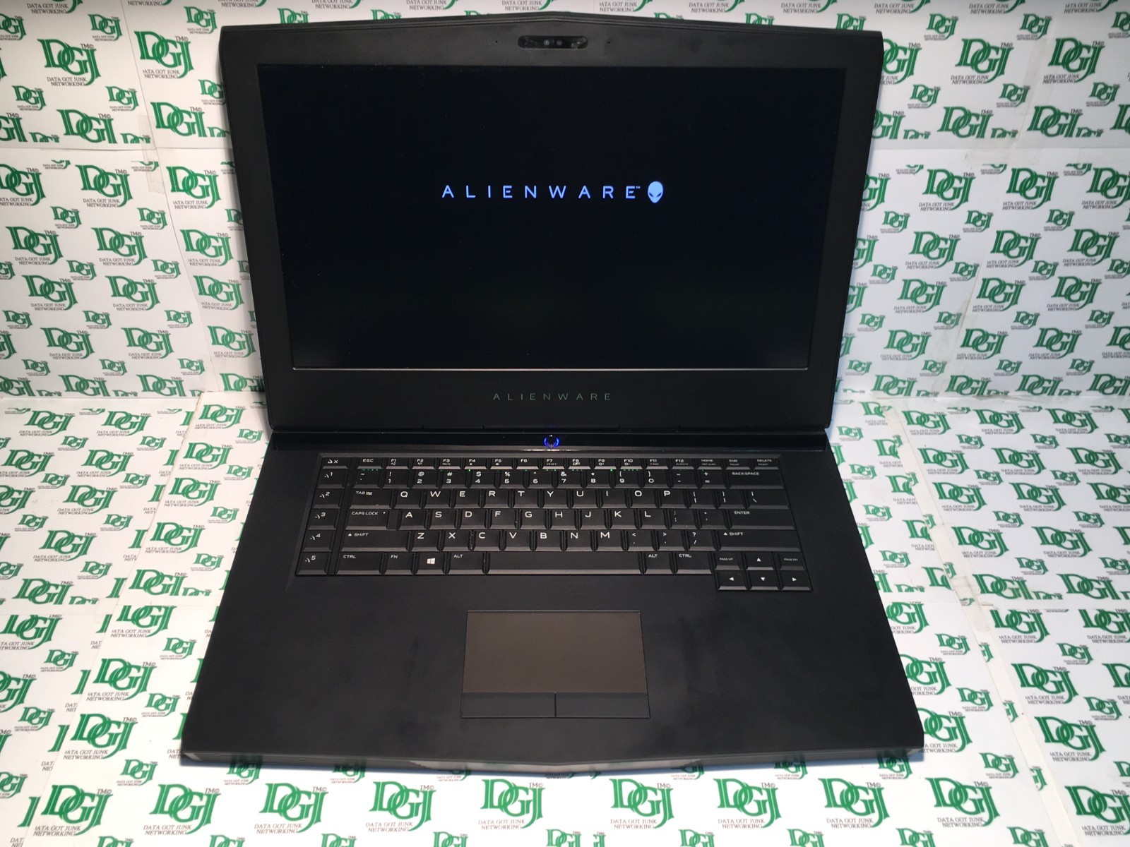 Dell Alienware 15R3 i7-7700HQ 2.80GHz 16GB 1TB EVO M.2 1060GTX Win 11