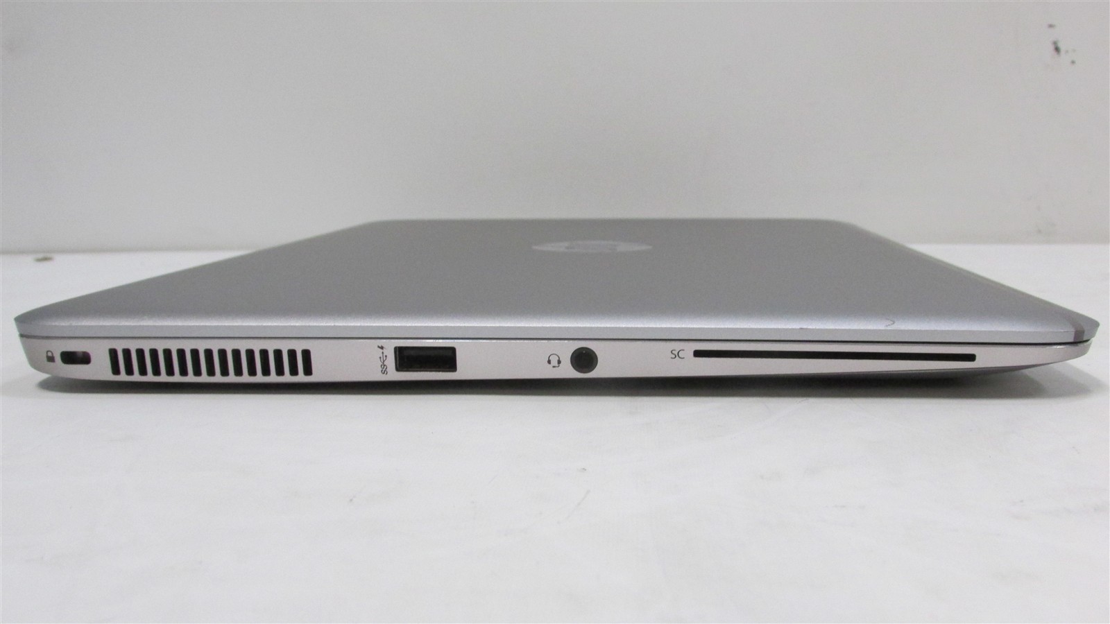 HP Elitebook Folio 1040 G3 i7-6600U 2.6GHz 16GB RAM 256GB m.2 14″ W10P COSM DMG