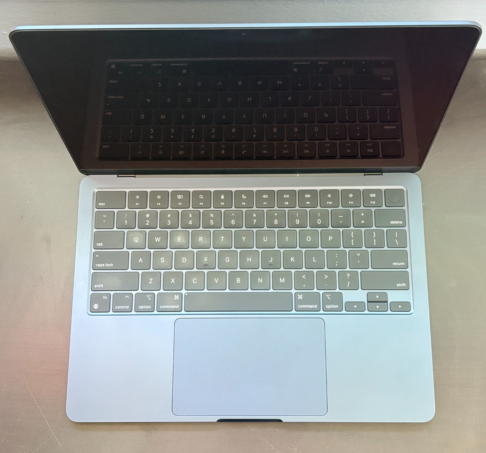 Apple MacBook Air M2 2022 A2681 8GB RAM 256GB SSD 42 Cycles – Box & Pwr Adptr