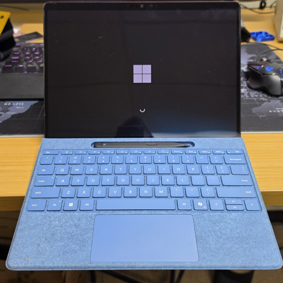 MICROSOFT SURFACE PRO 2-IN-1 LAPTOP/TABLET 13″ OLED 16GB 512GB SSD – BLACK/BLUE