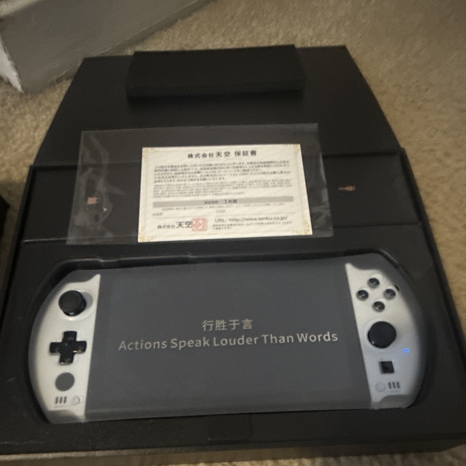GPD Win 4 Ryzen 6800U Windows White w/ Box