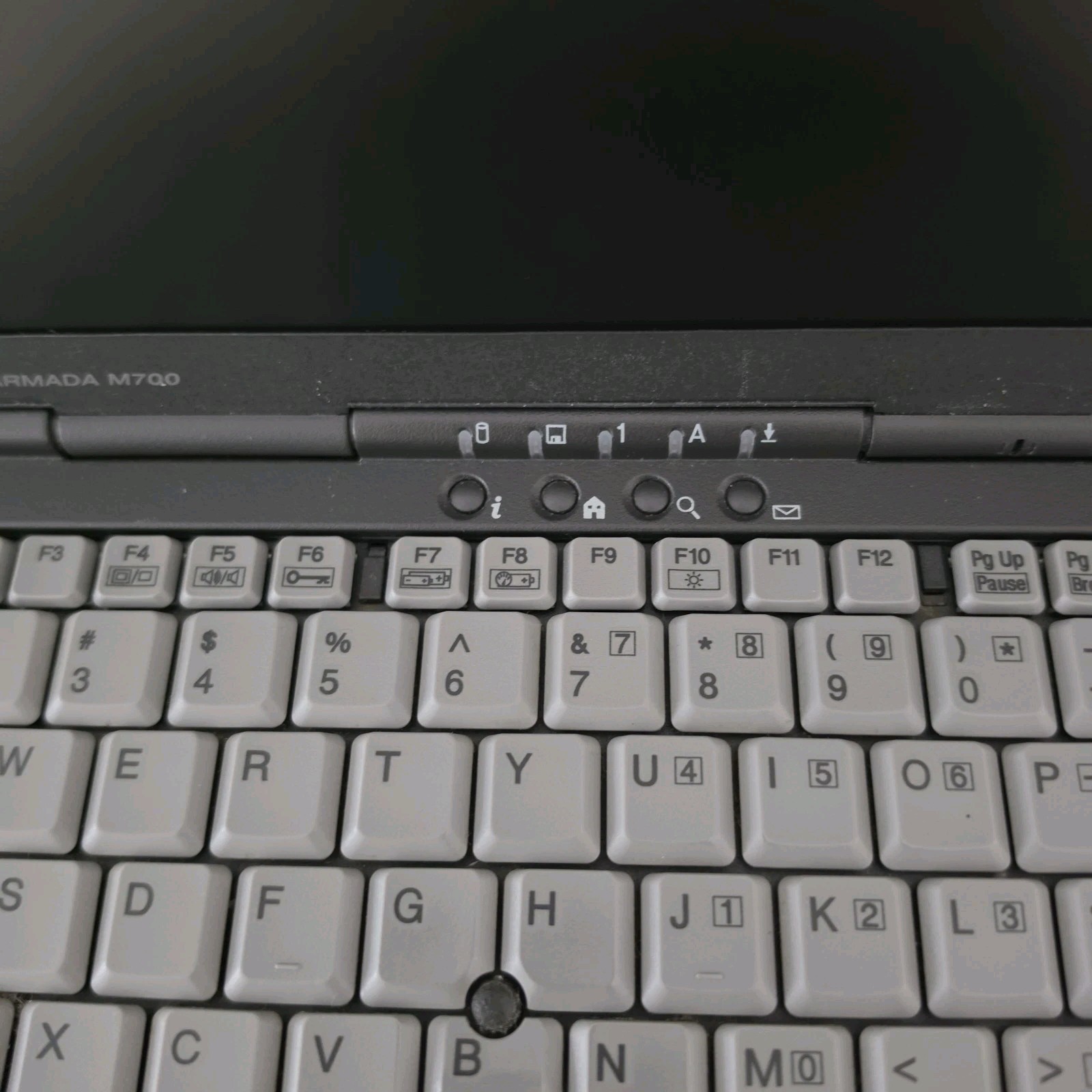 13.3″ Vintage COMPAQ ARMADA M700 Laptop – Intel Pentium III – 384MB RAM 10GB HDD