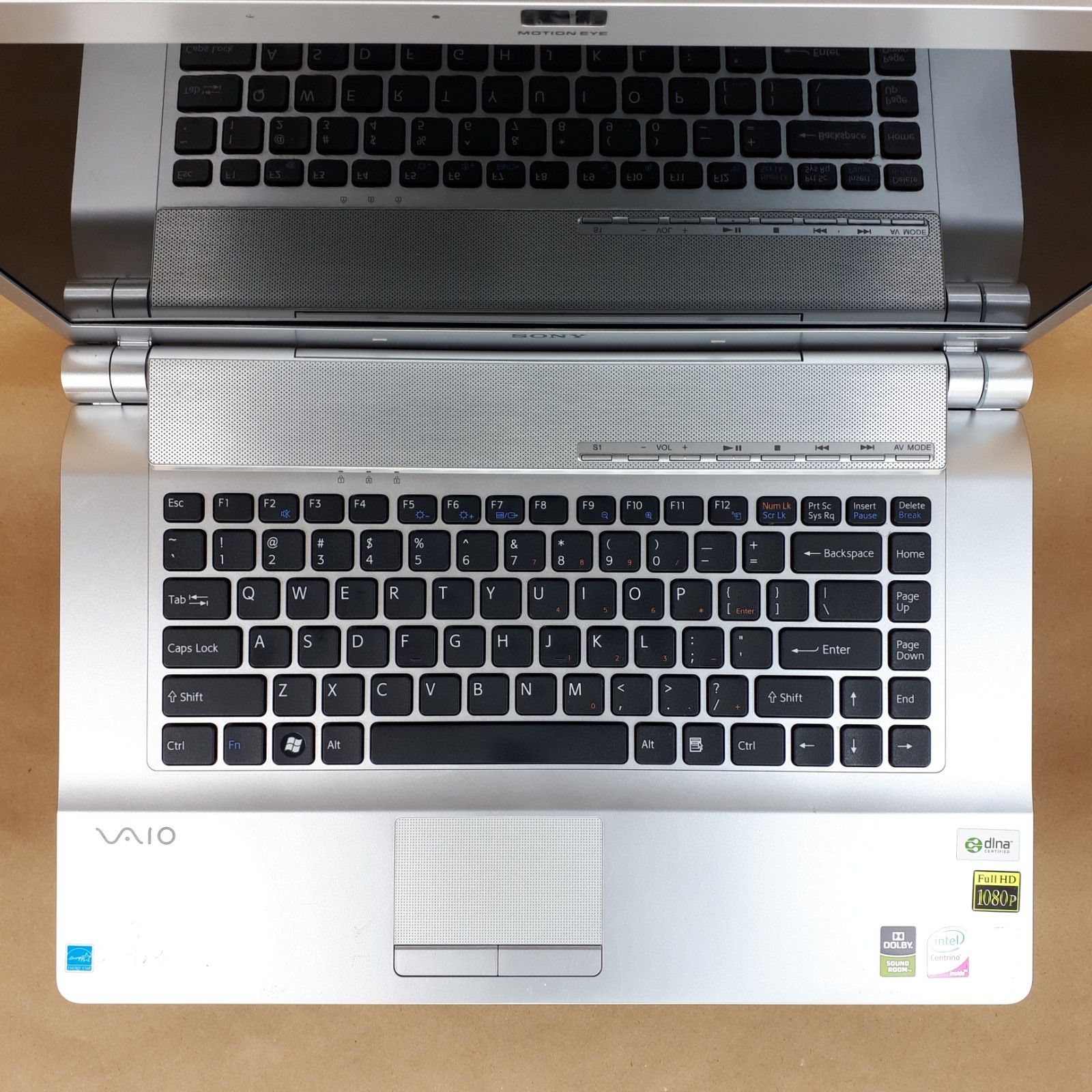 Sony VAIO VGN-FW230J 16.4″ Laptop Core 2 Duo T5800 3GB 250GB Linux Mint Cinnamon