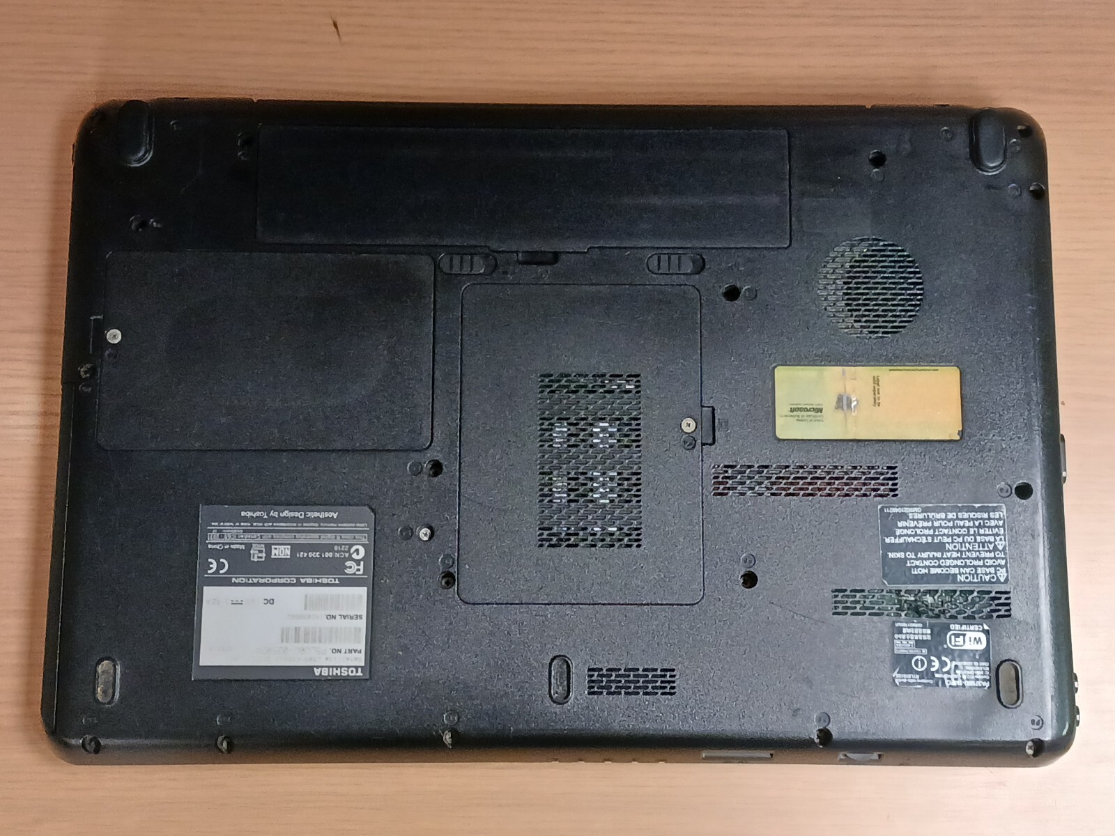Toshiba Satellite L505-ES5018 Laptop Intel CPU 300 GB HD 8 GB RAM Win 7 FPONW