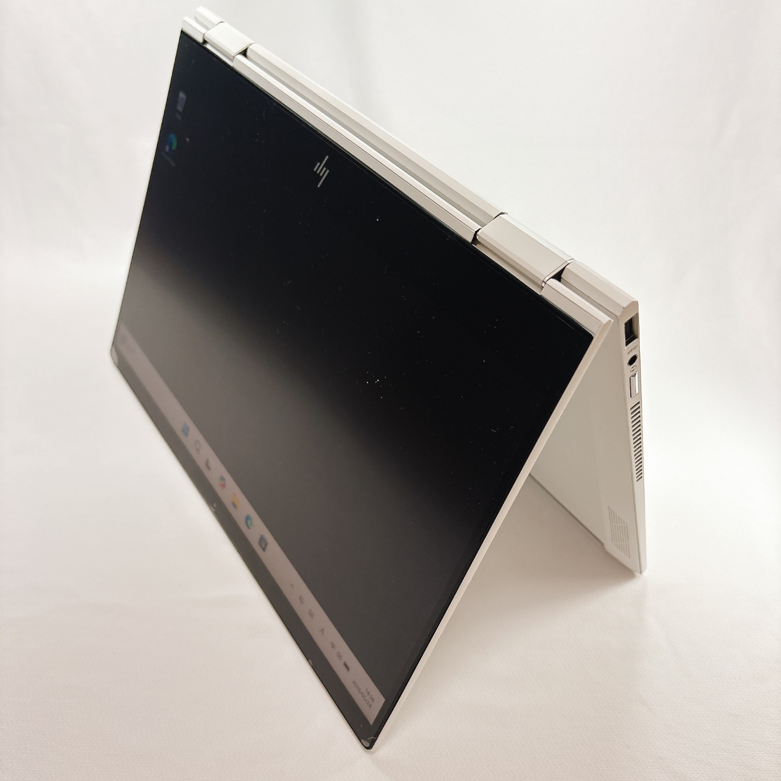 HP Envy x360 13.3″ 2in1 Ryzen 7 16GB RAM 256GB SSD White Replaced Battery 762