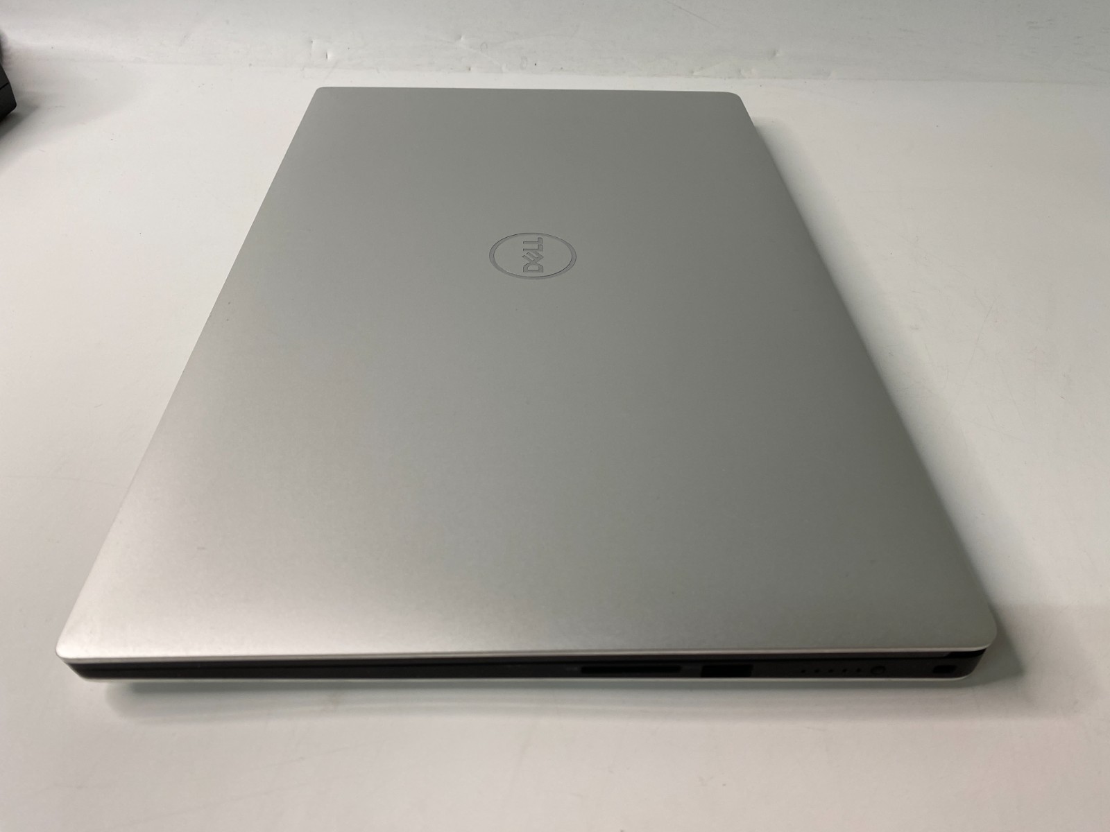 Dell XPS 15 7590 QHD OLED i7-9750H 32GB DDR4 1TB m.2 GTX 1650 Win11P- Burn In