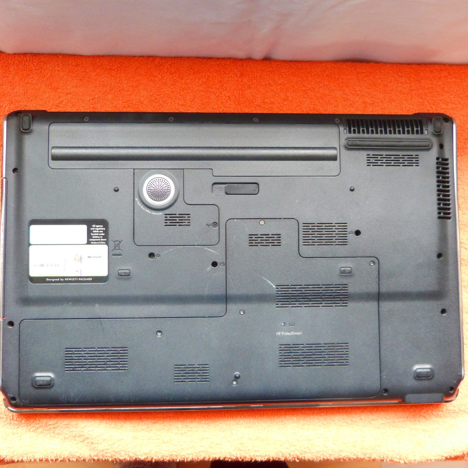 HP DV8 18″ MONSTER Bolide Cinema FULLHD l 1TB SSD Windows 11 l QUAD i7 BLURAY
