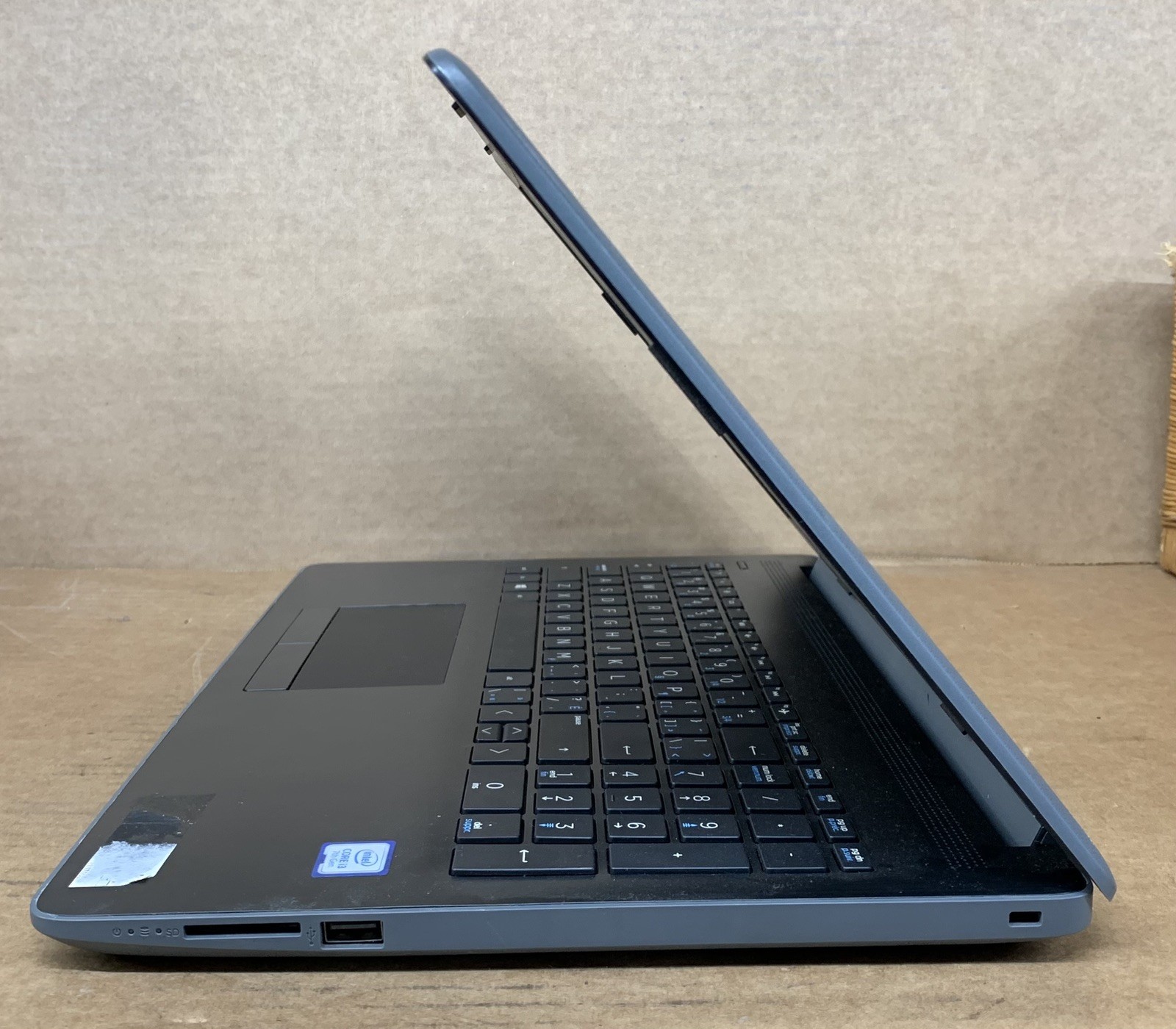 HP Laptop 15-da0xxx 15 Intel Core i3-7200U@2.30GHz 8GB RAM 256GB SSD WIN 10P