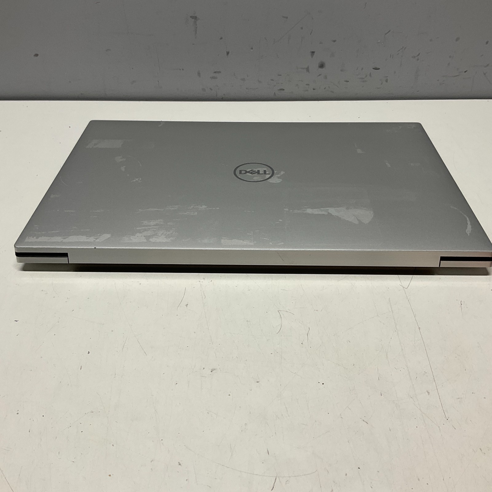 Dell XPS 17 9700 Intel i7-10875H 2.3GHz 256GB SSD 8GB RAM W11P GeForce RTX 2060